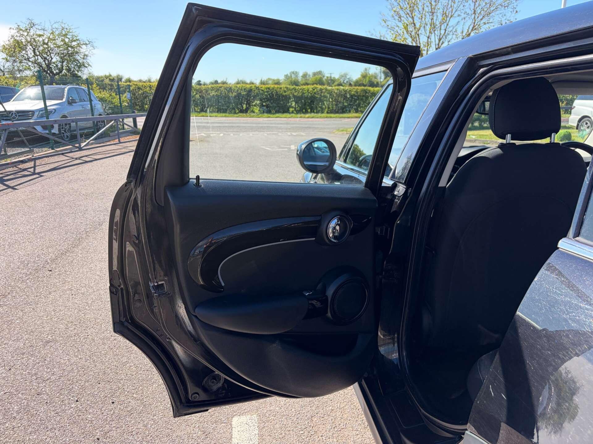 Mini Cooper view 19