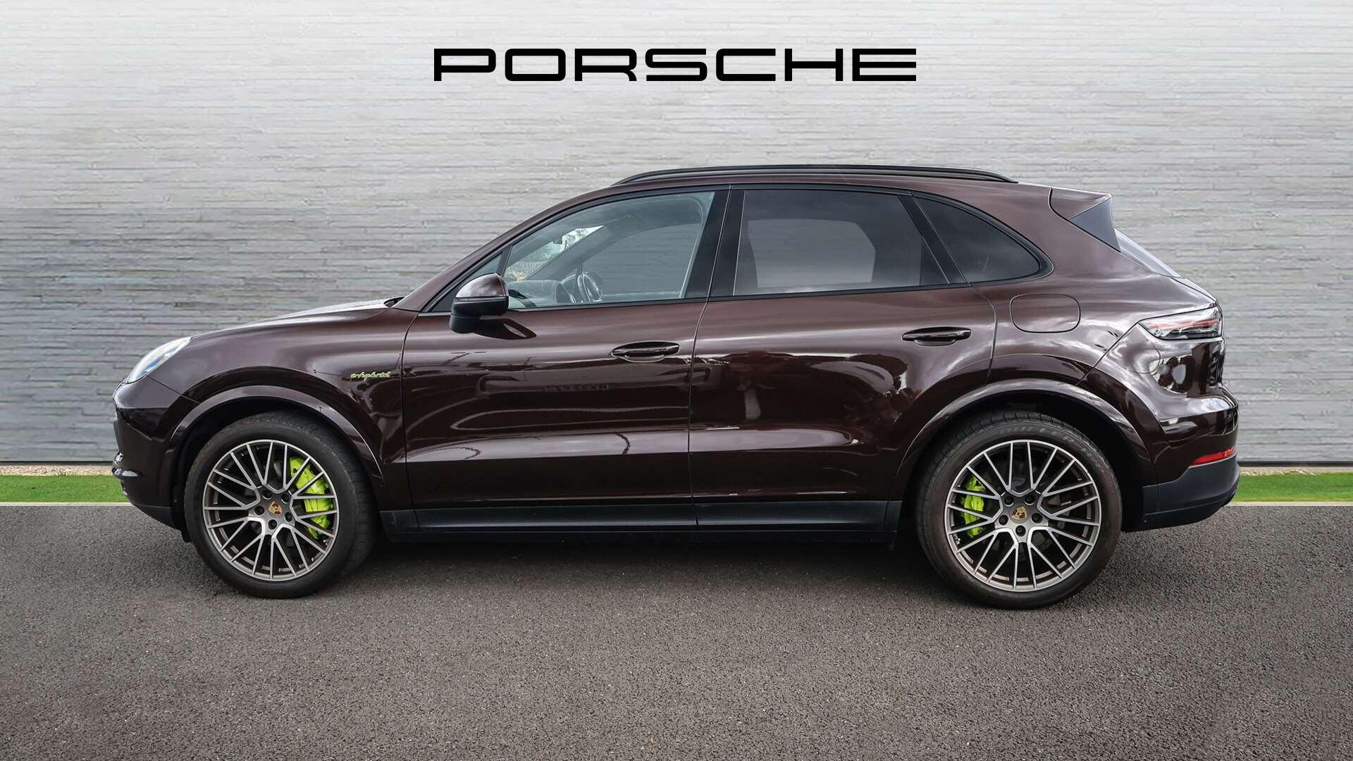 Porsche Cayenne view 8