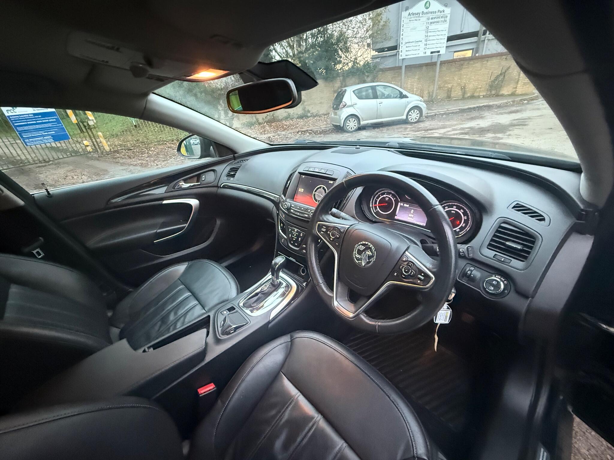 2013 Vauxhall Insignia image 10