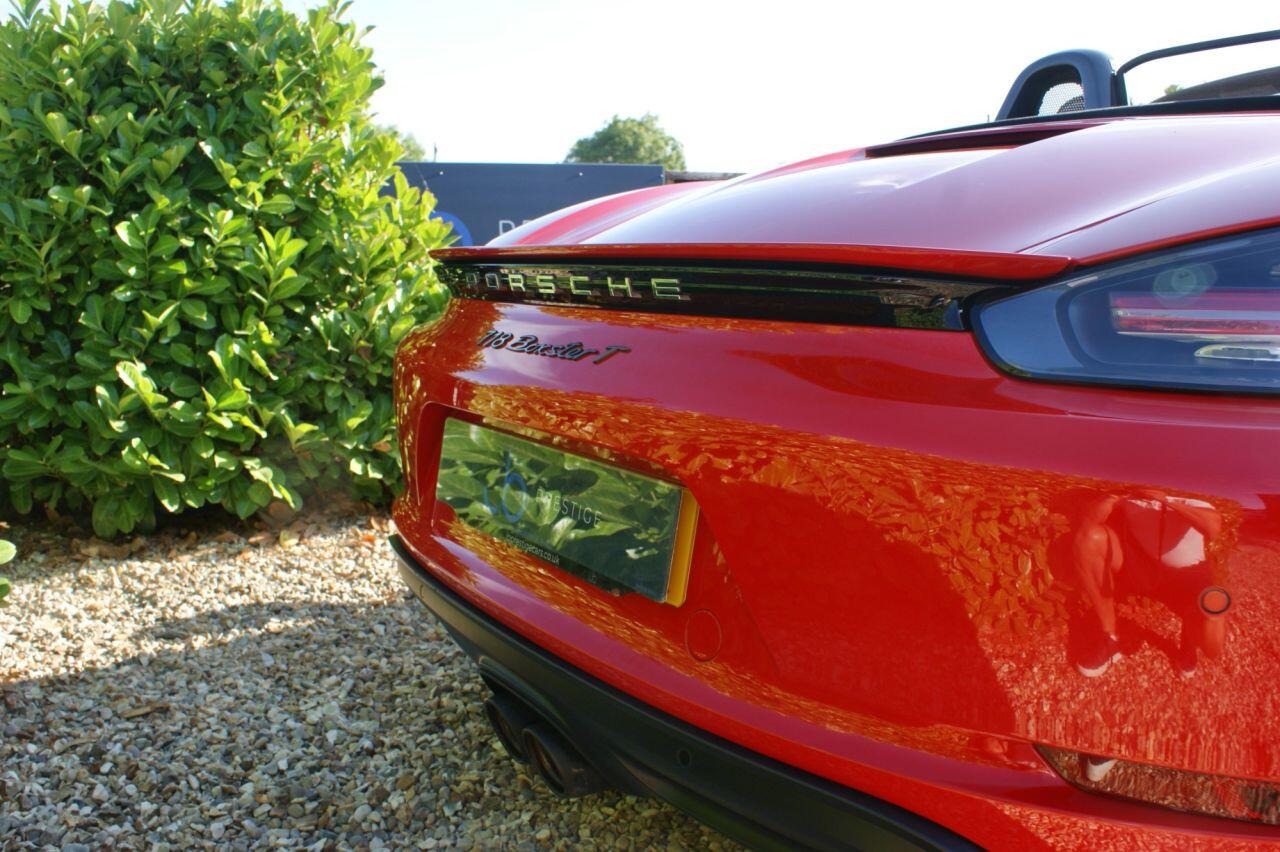 Porsche 718 Boxster view 17