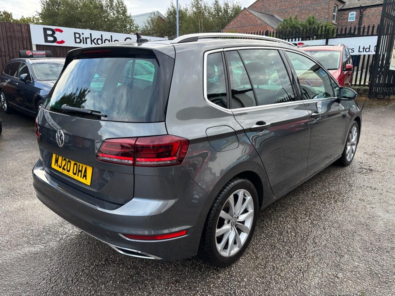 Volkswagen Golf SV view 8