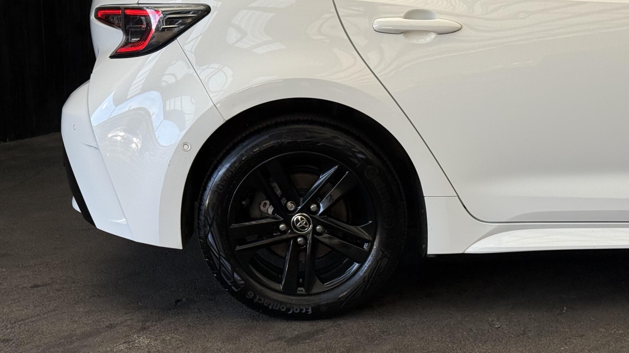 Toyota Corolla view 13