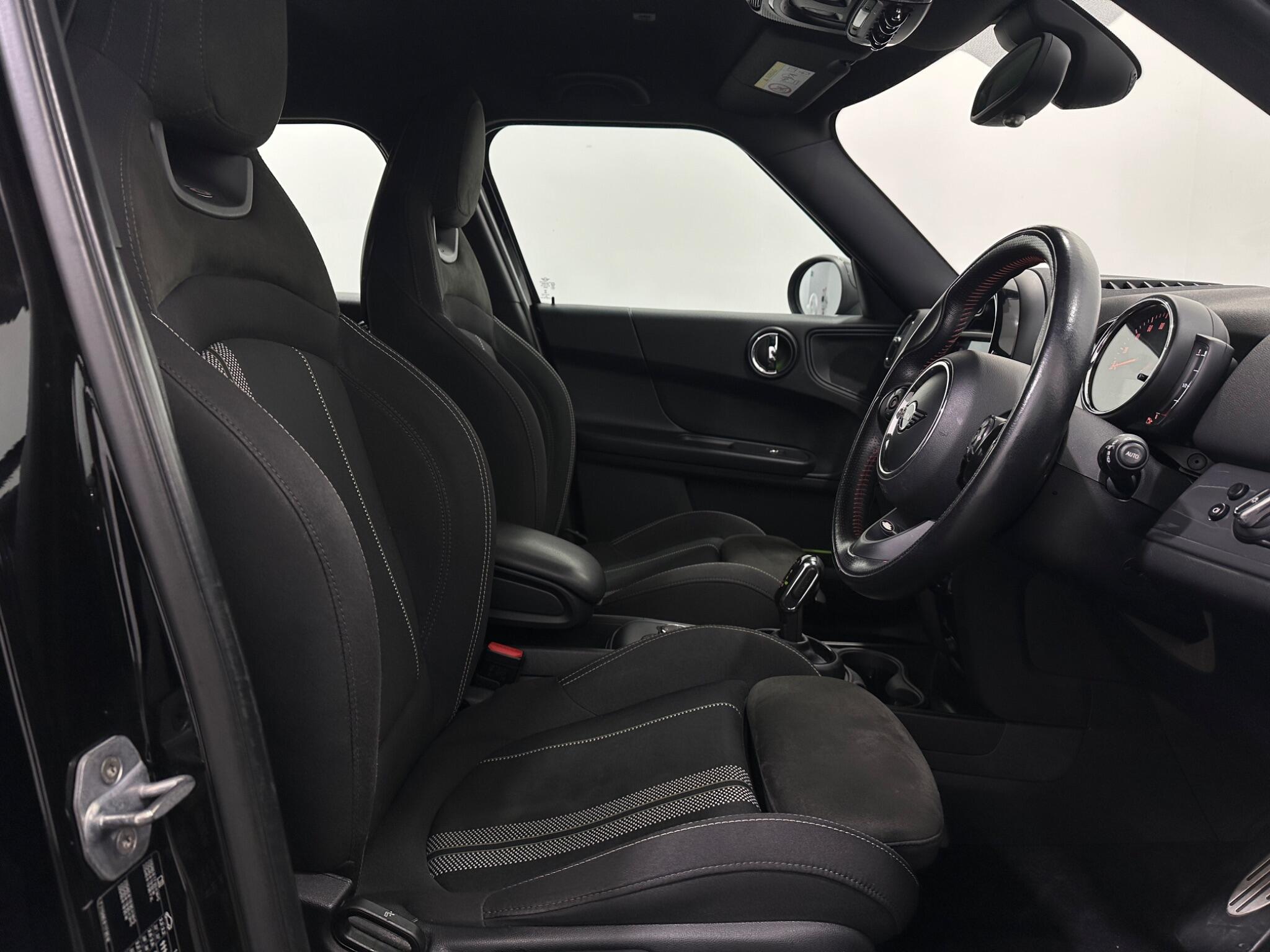 Mini Countryman view 30