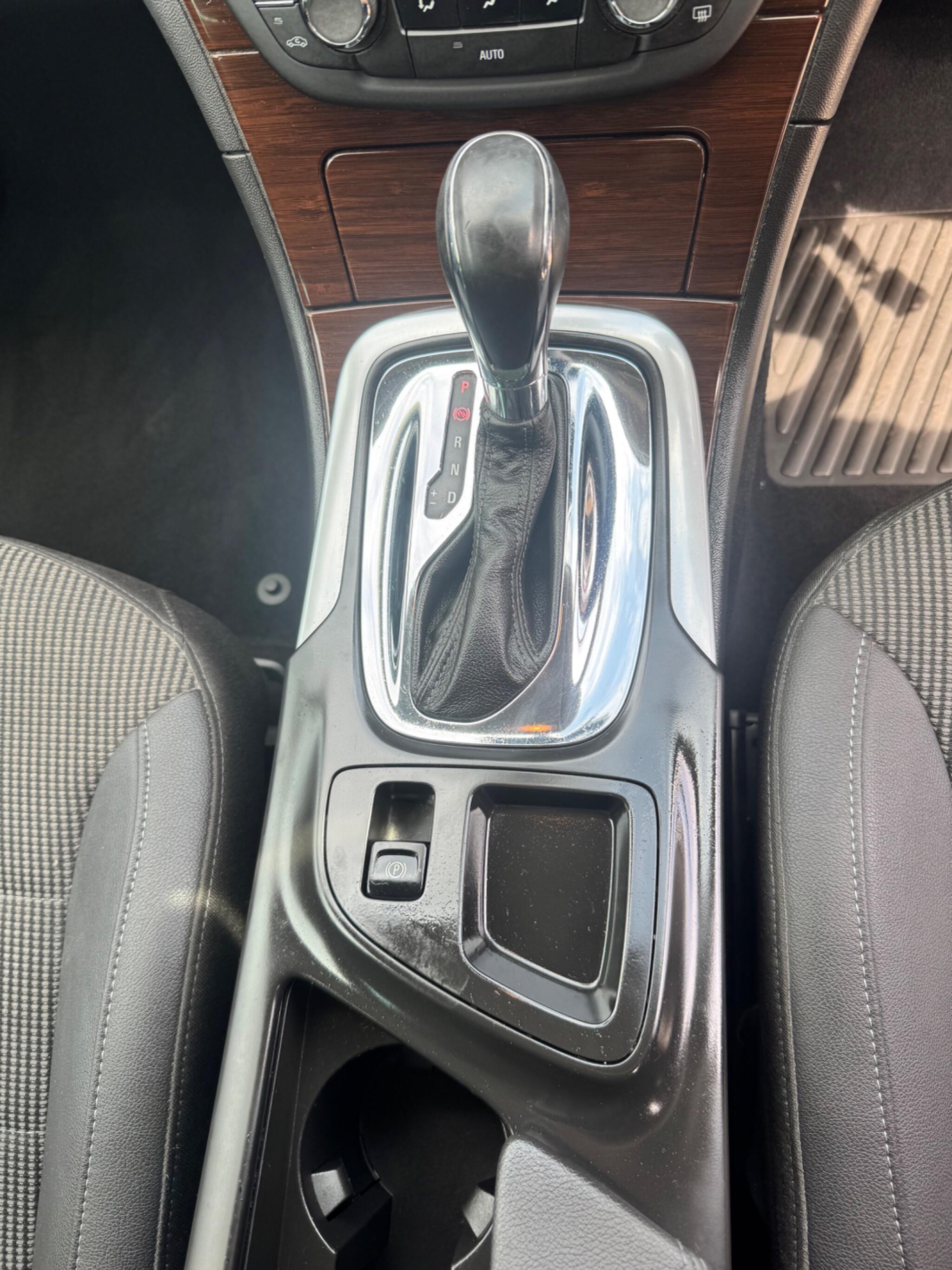 Vauxhall Insignia view 25