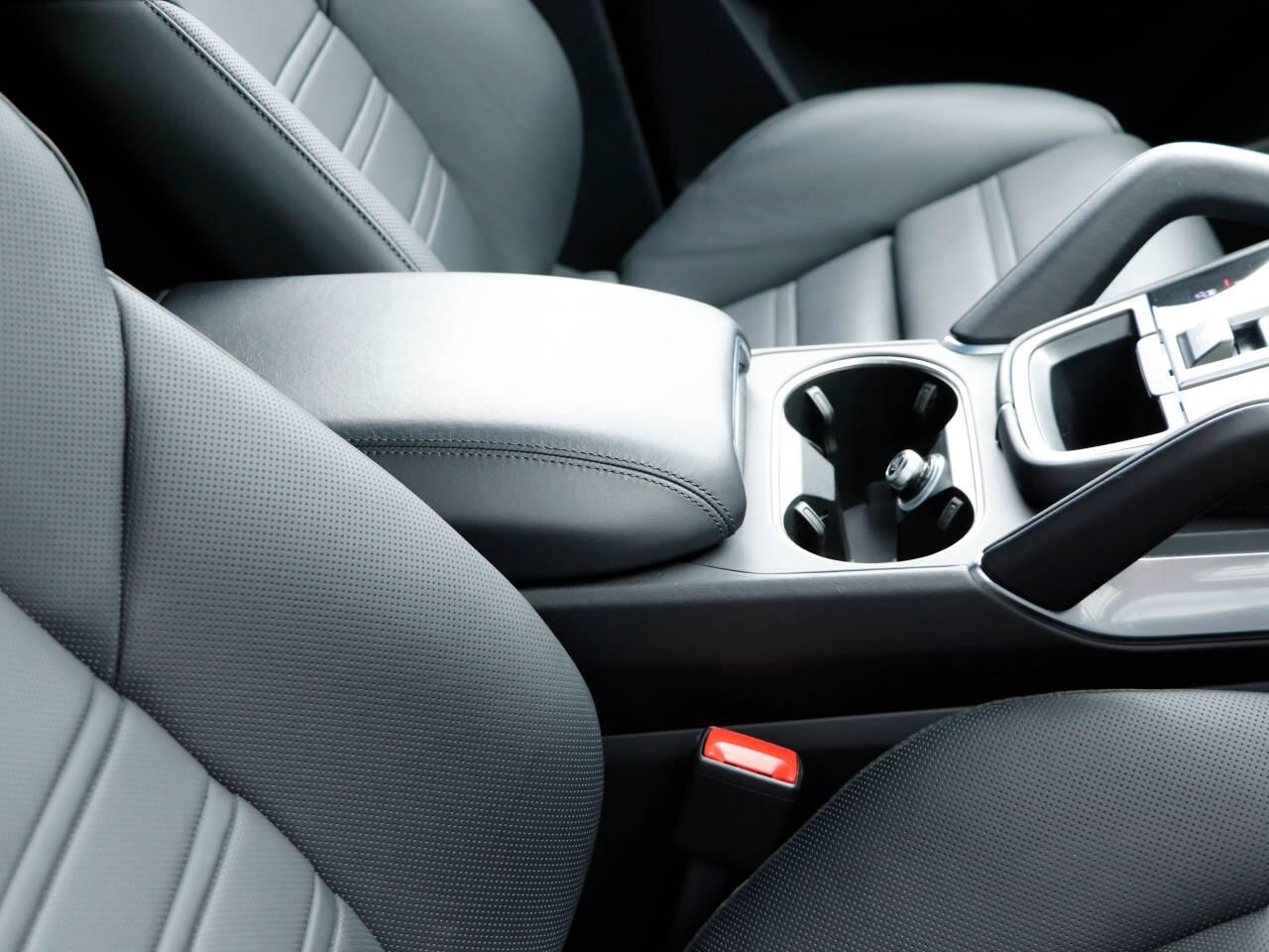 Porsche Cayenne view 16