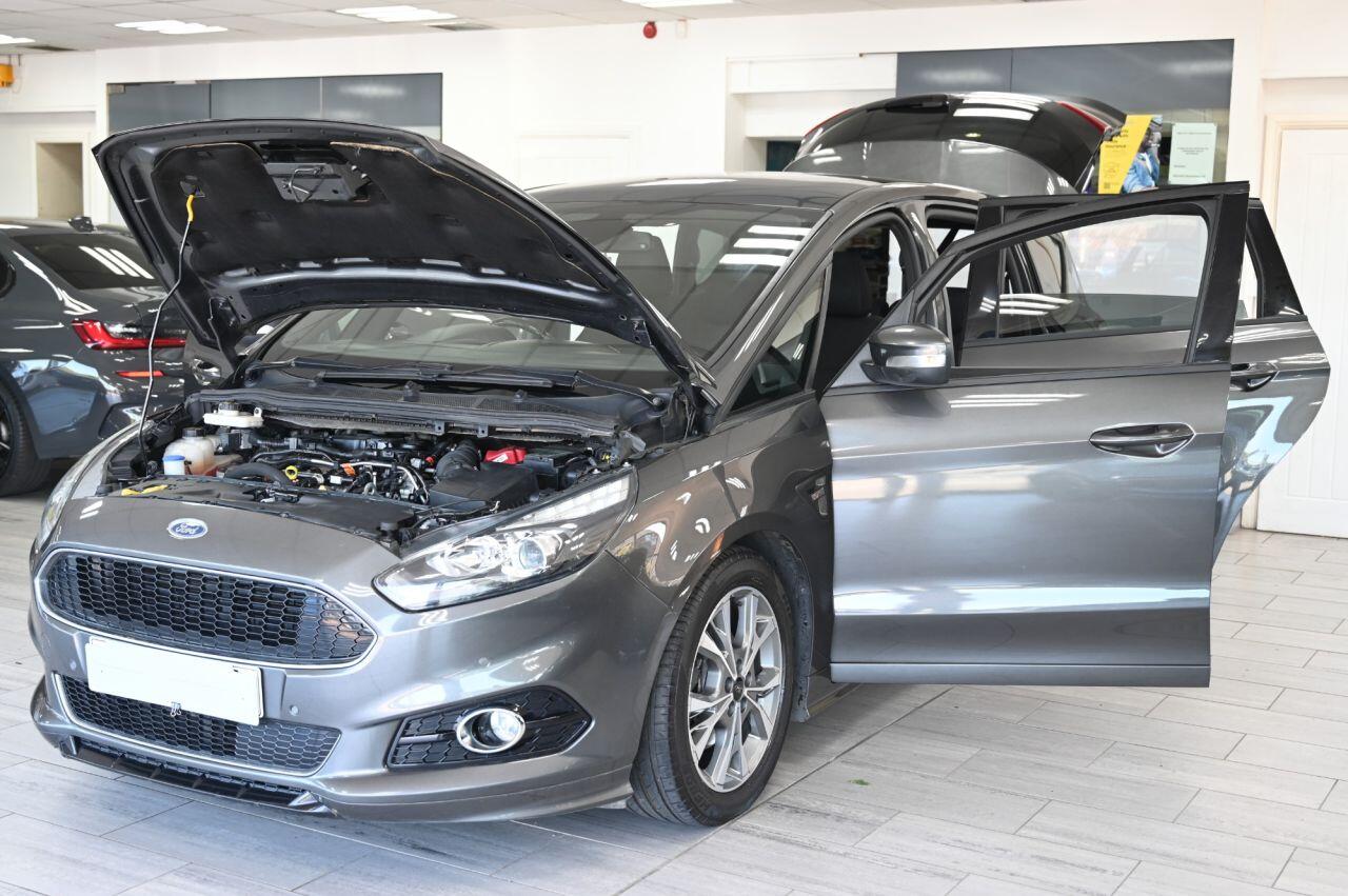 Ford S-Max view 12