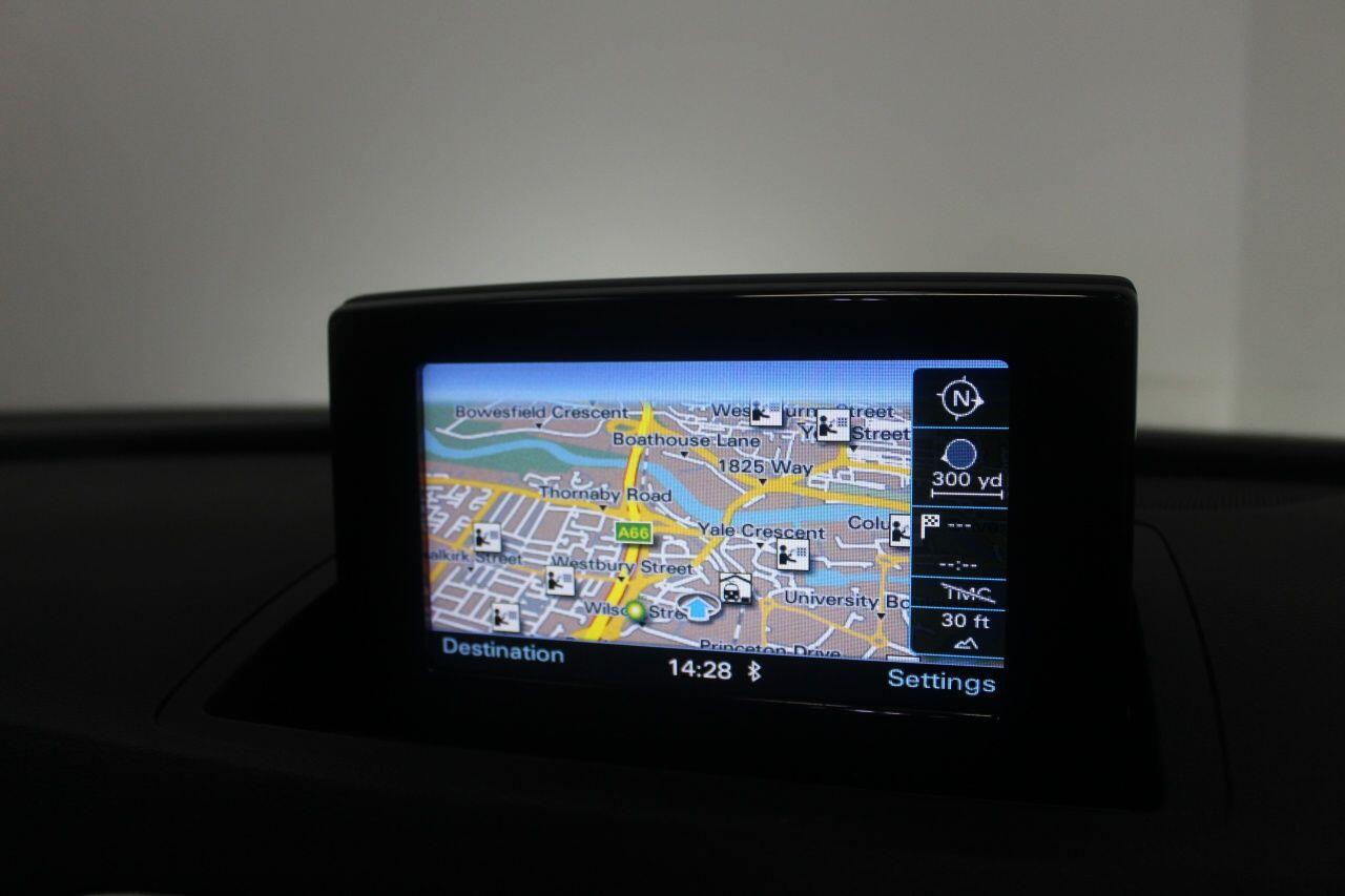 Audi Q3 view 35