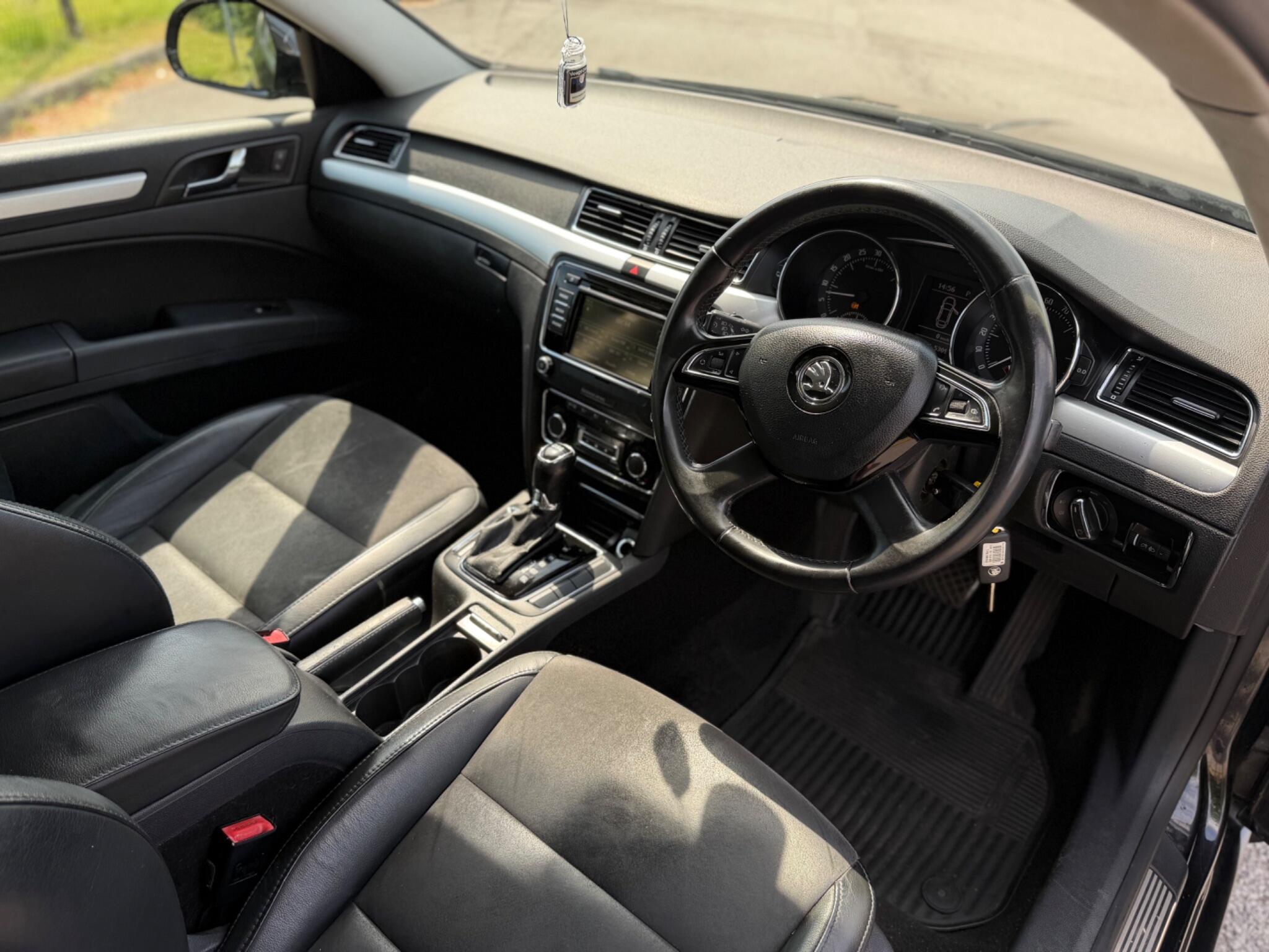 Skoda Superb view 9