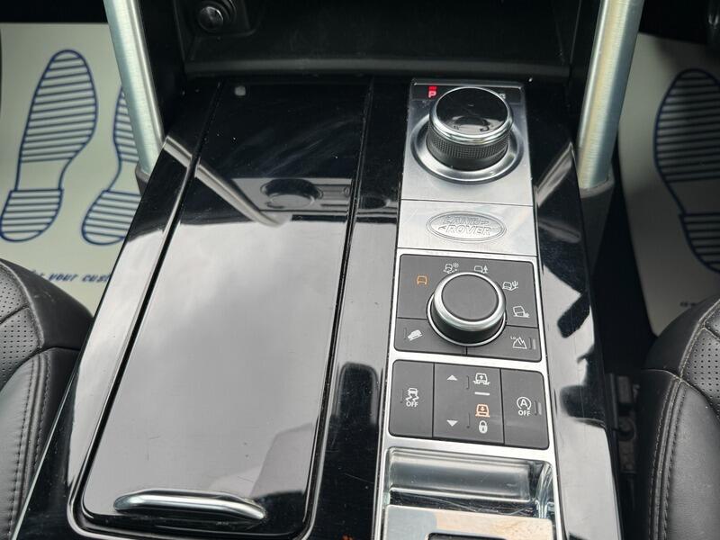 Land Rover Discovery view 34