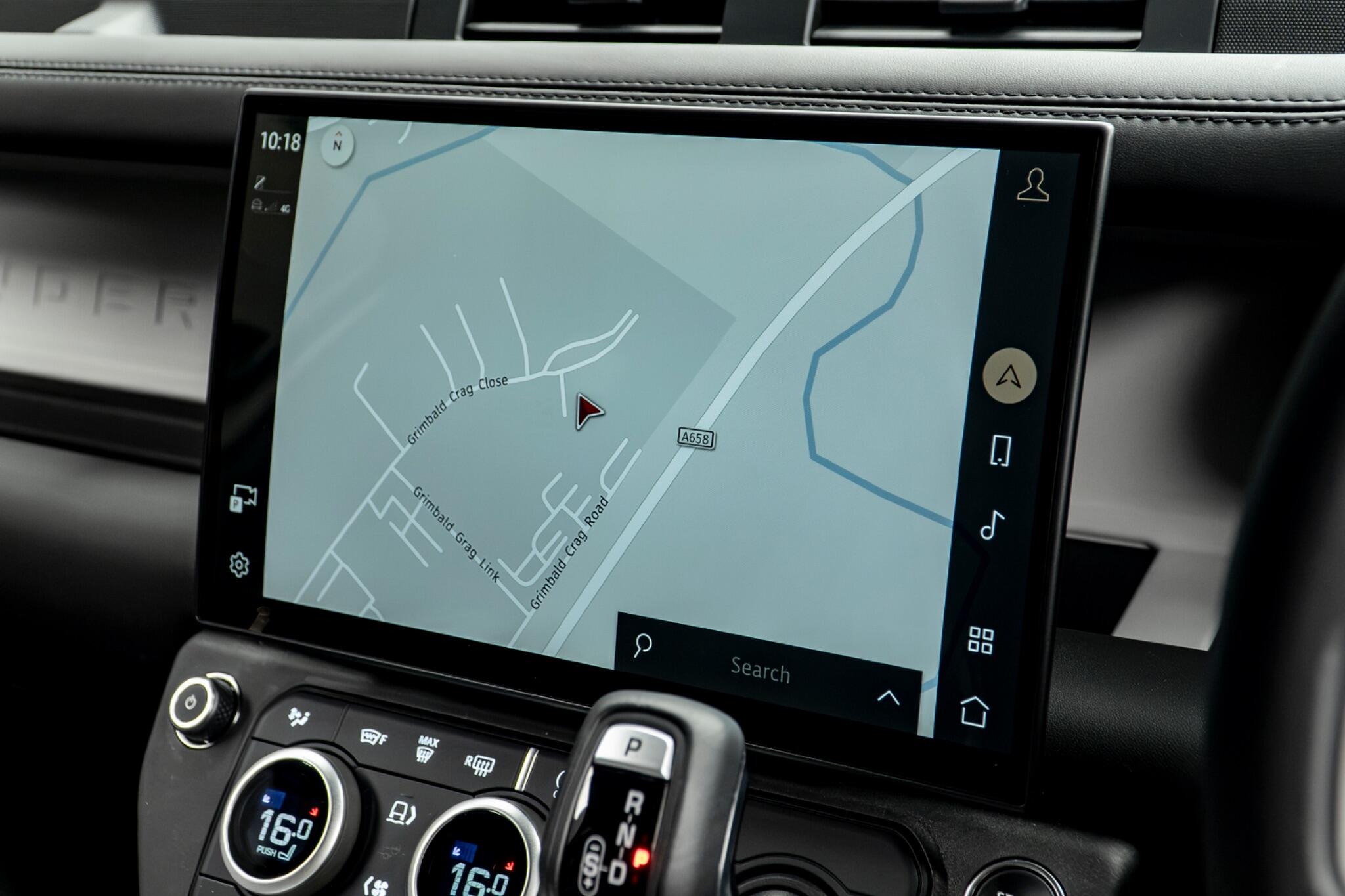 Land Rover Defender view 24