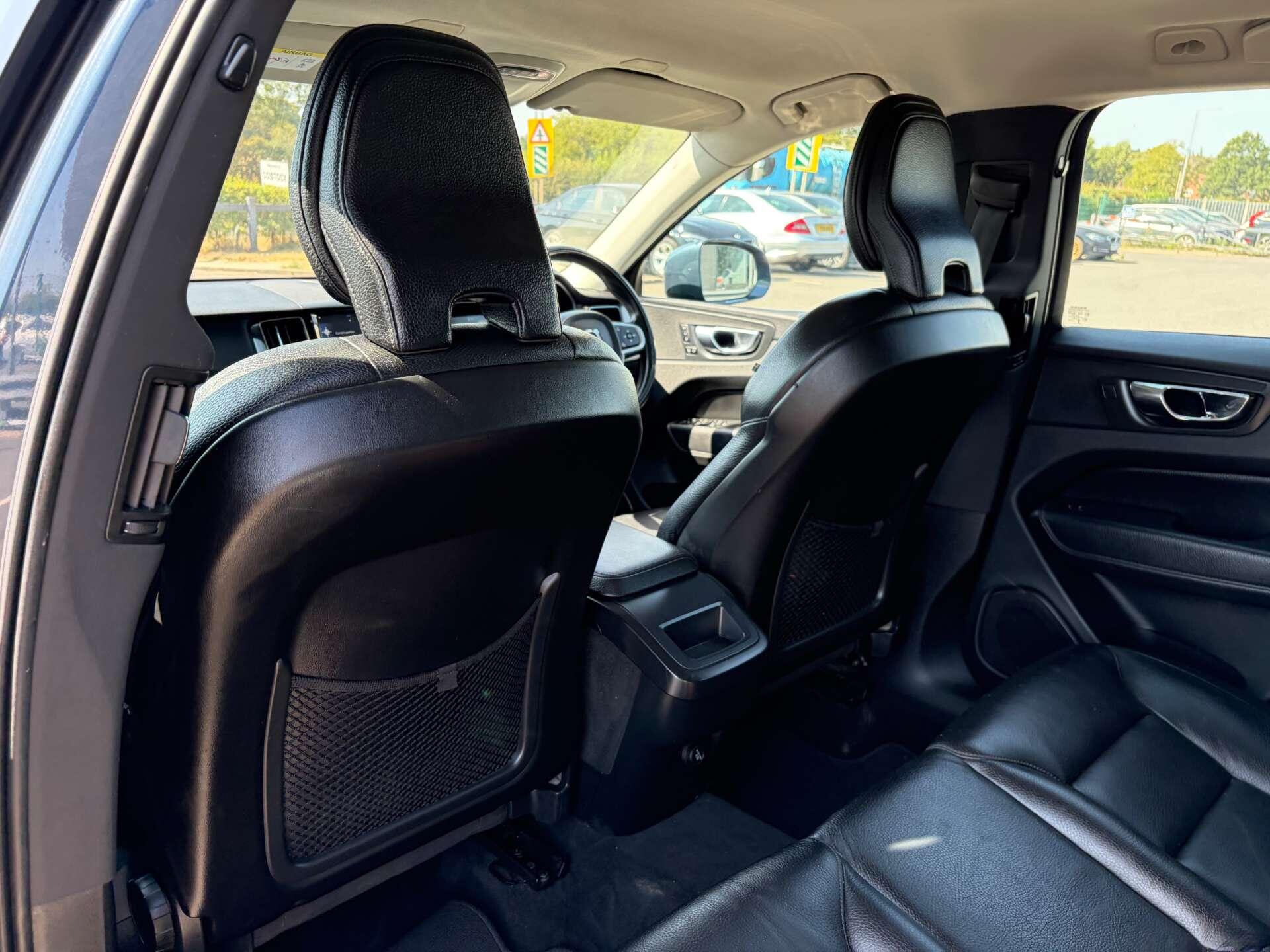 Volvo XC60 view 22