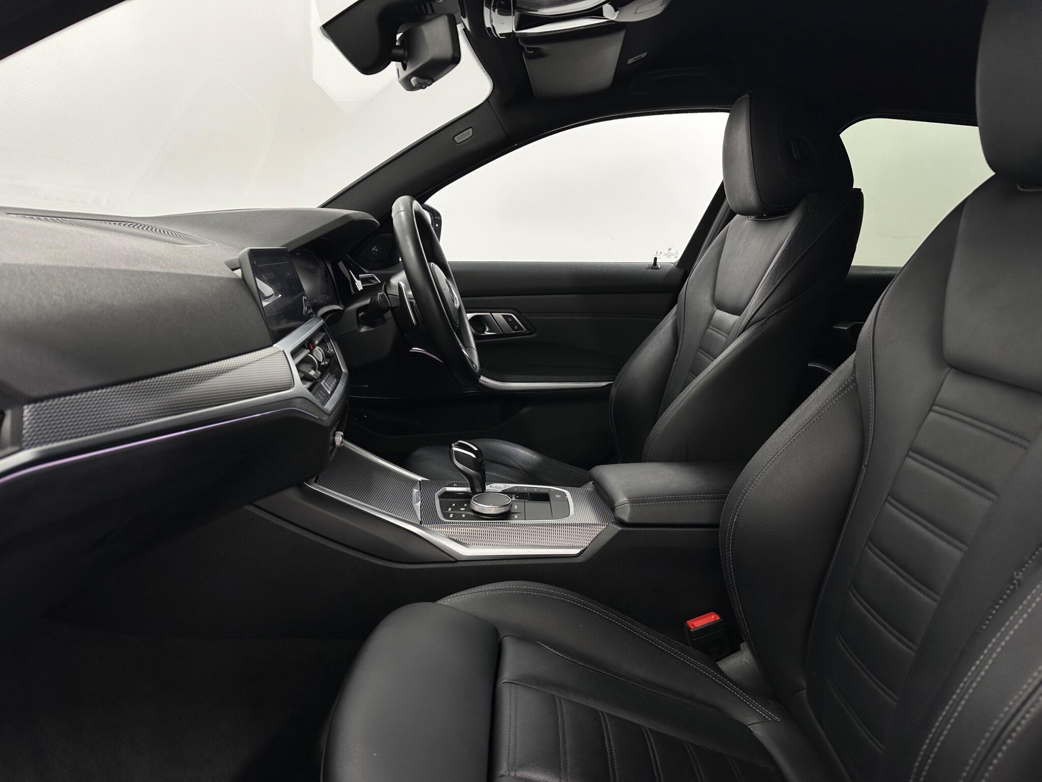 BMW 3 Series view 36