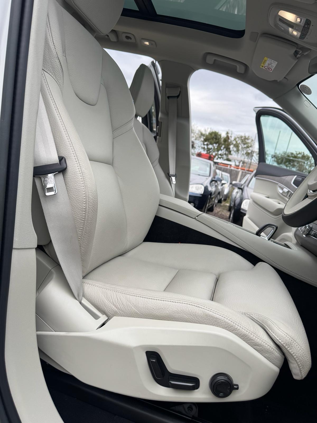 Volvo XC90 view 19