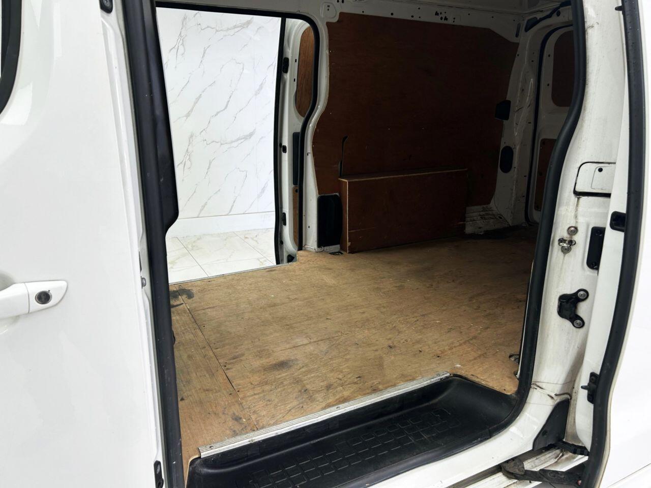 Vauxhall Vivaro view 20