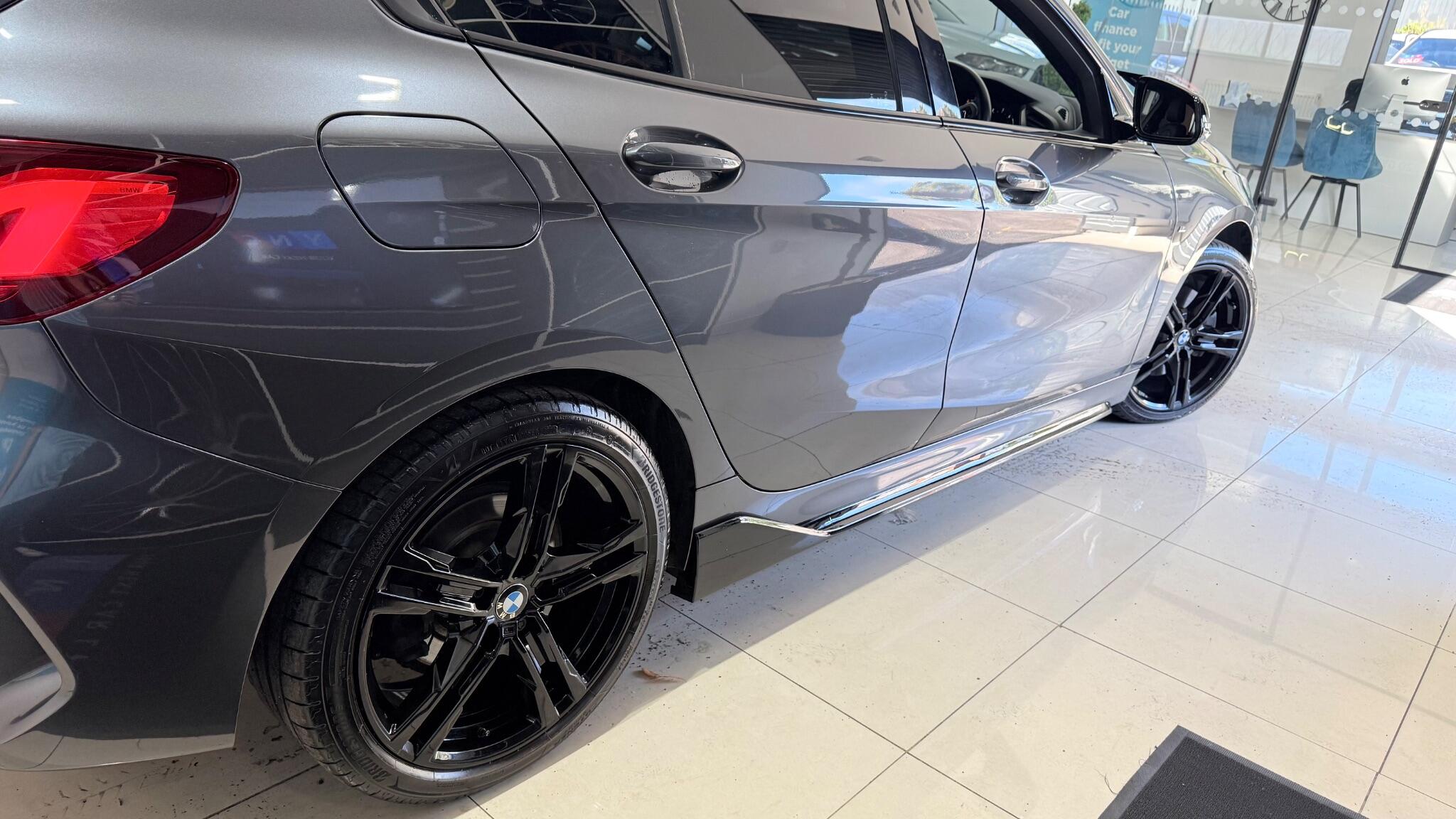 BMW 1 Series view 22