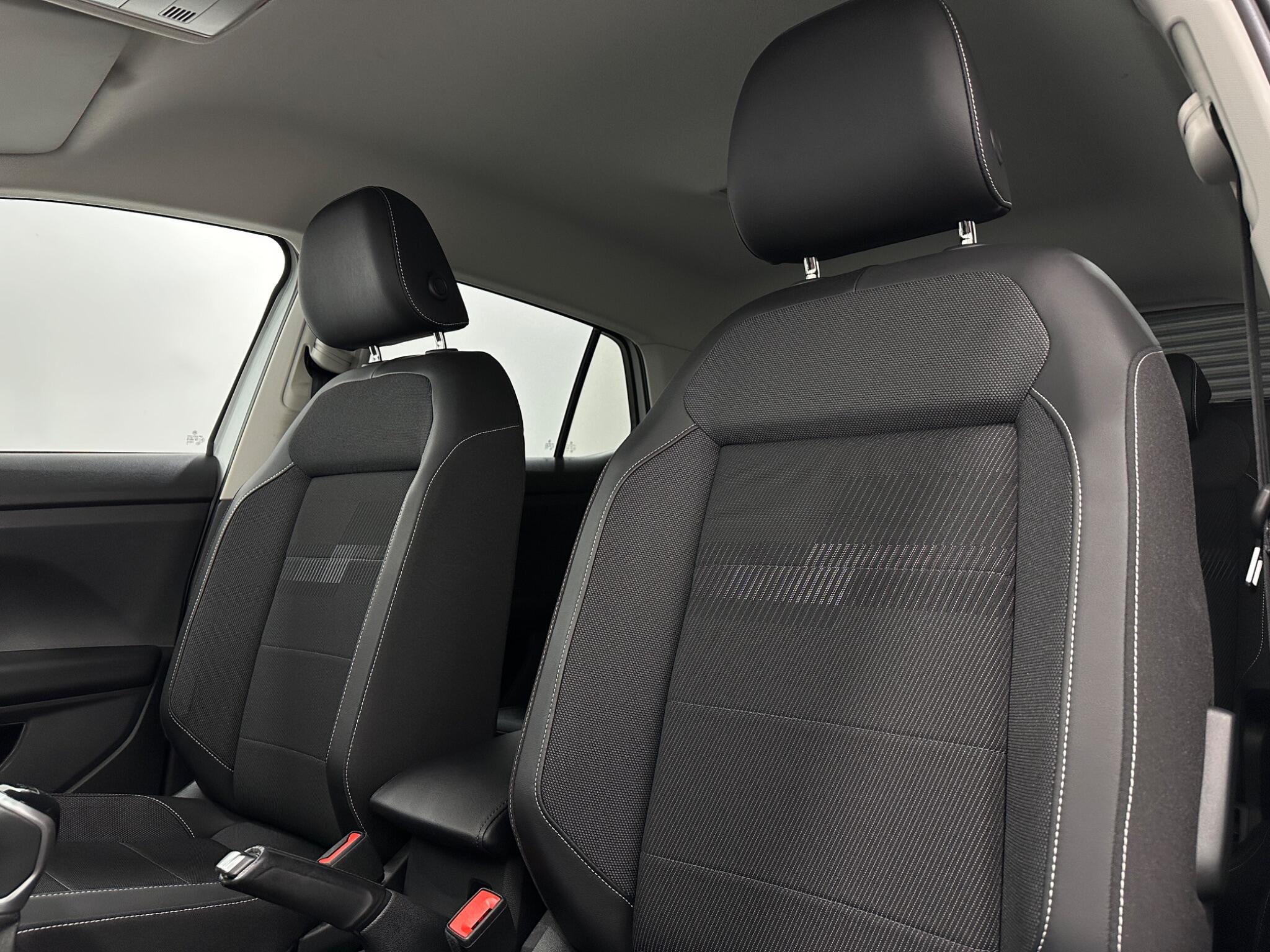 Volkswagen T-Cross view 35