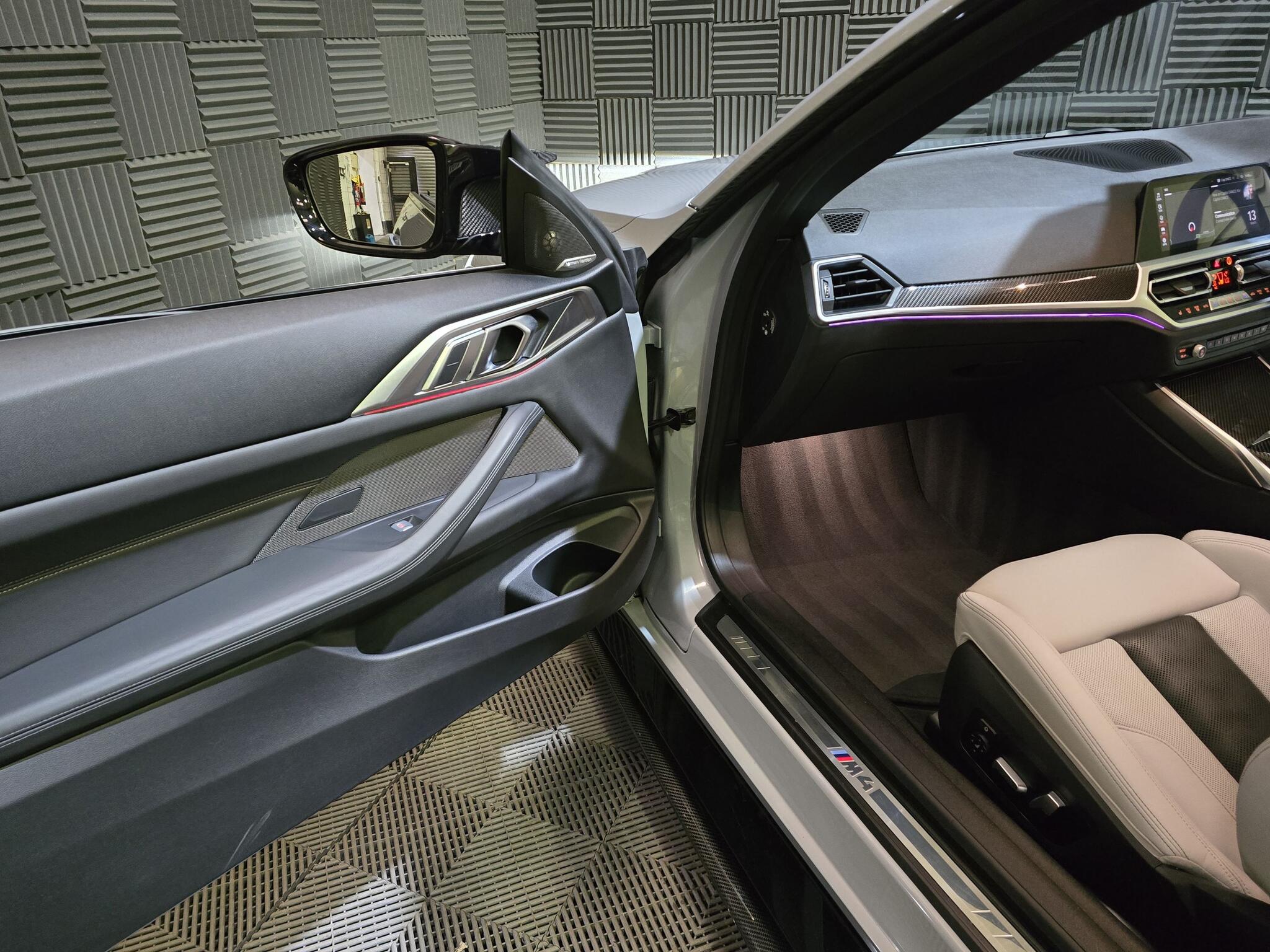 BMW M4 view 11