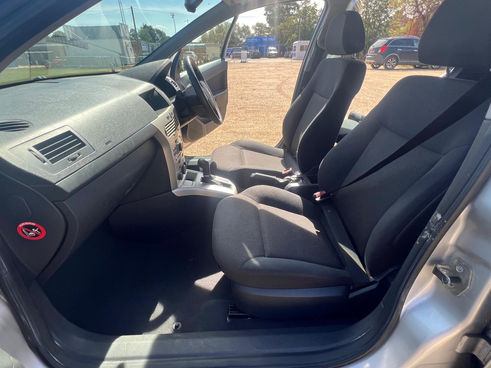 Vauxhall Astra view 23