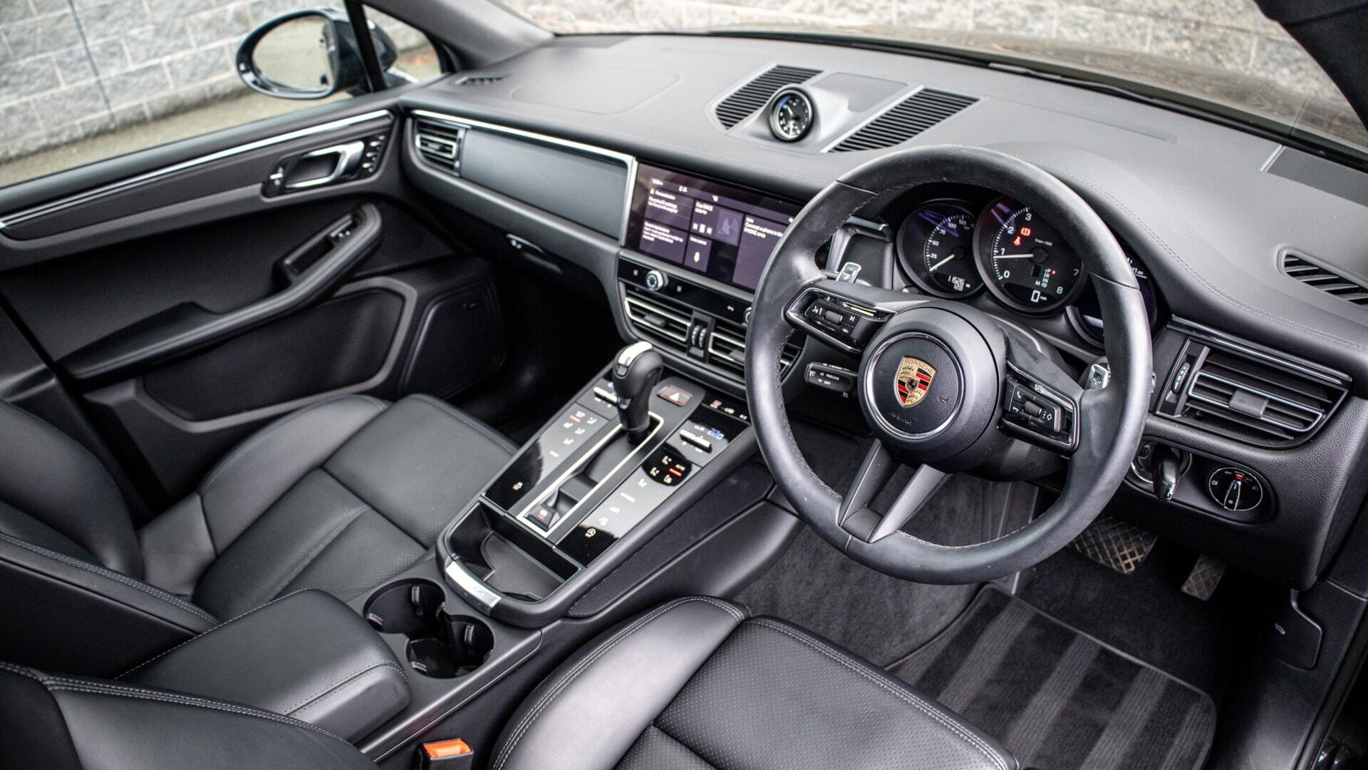 Porsche Macan view 6