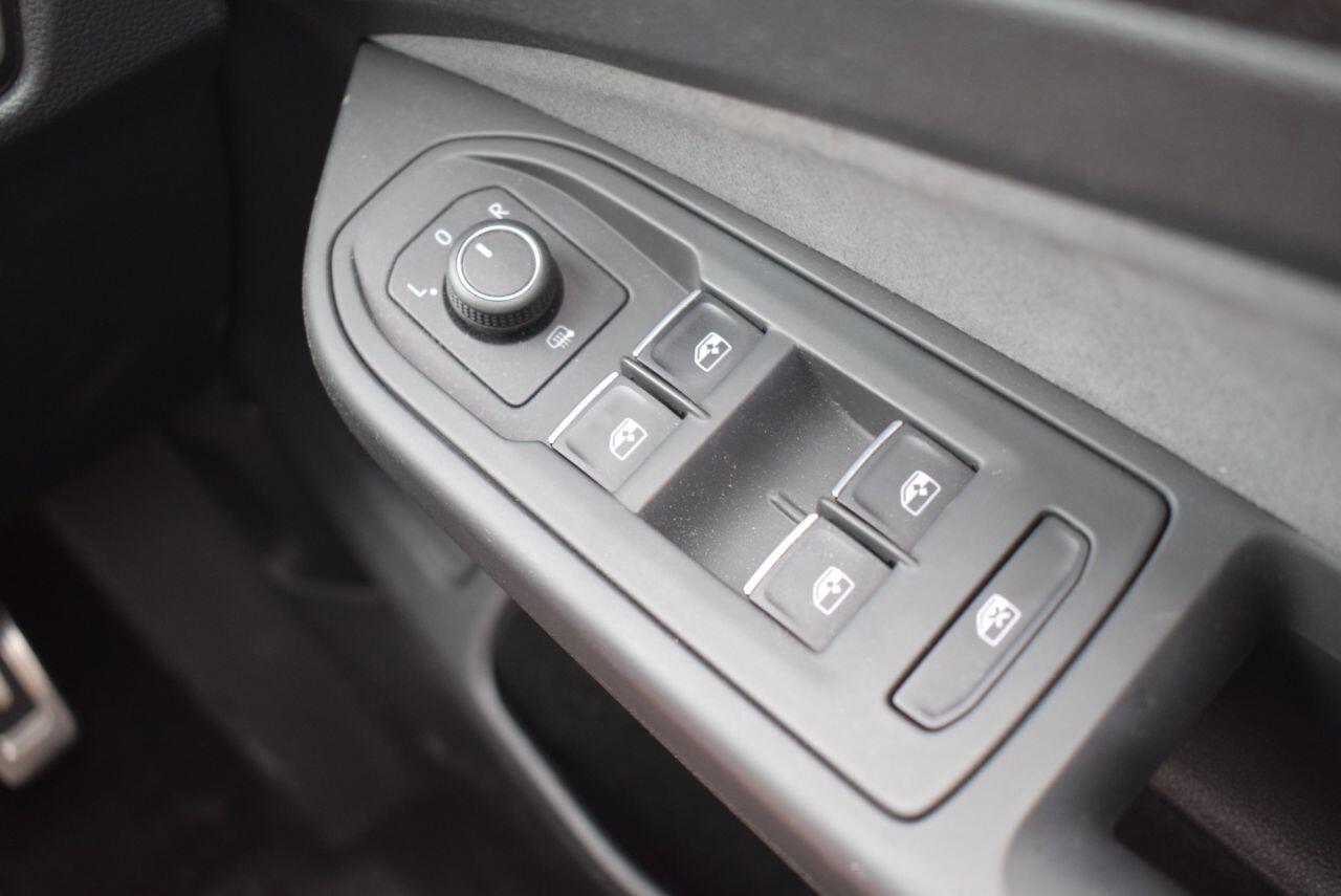 Volkswagen Golf view 28