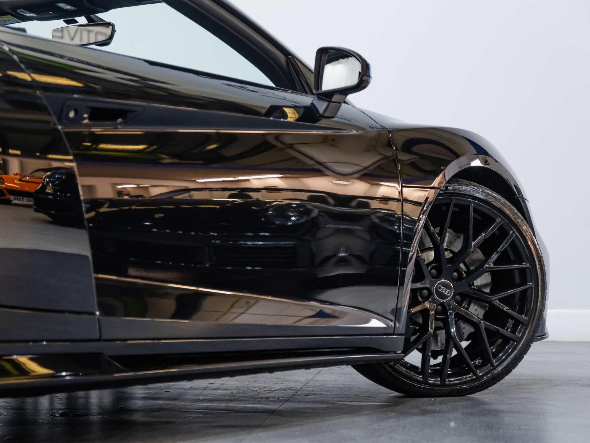 Audi R8 view 73