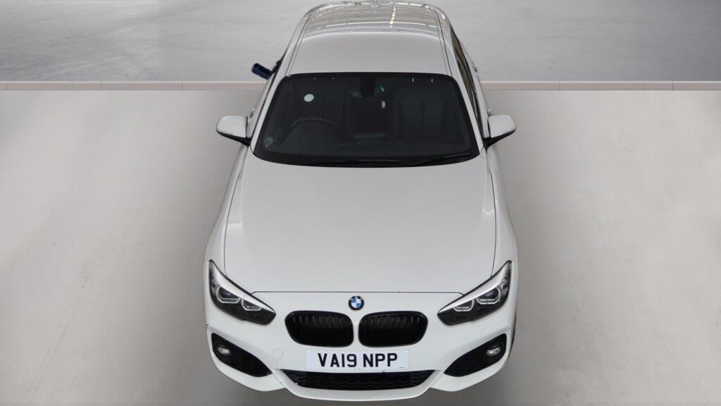 BMW 1 Series view 13