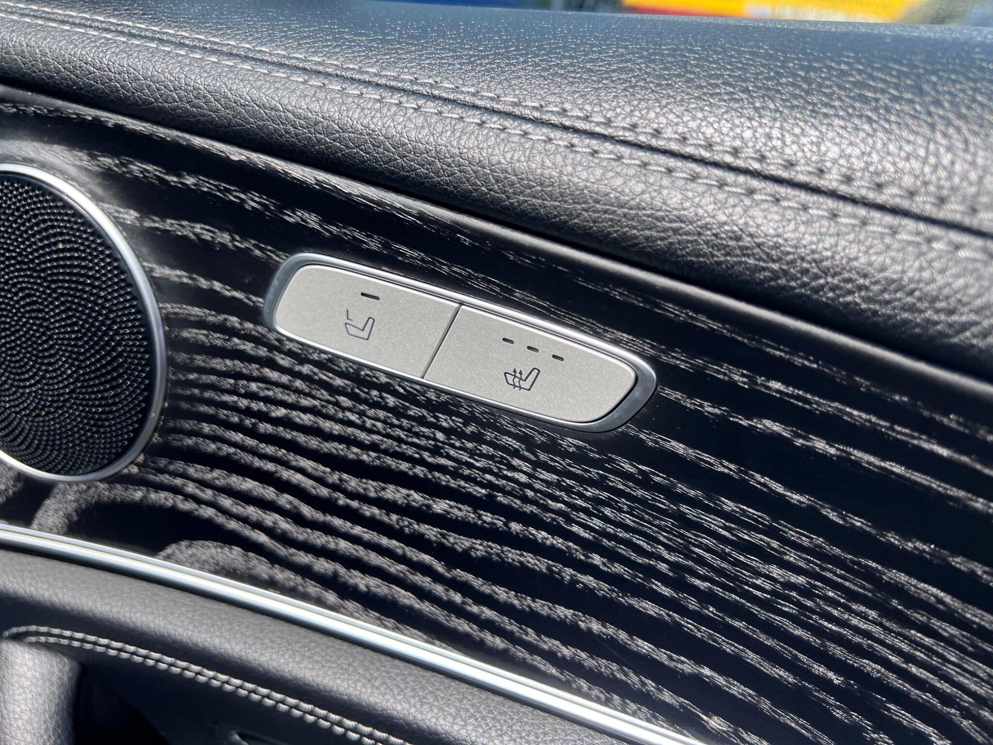 Mercedes-Benz E Class view 27