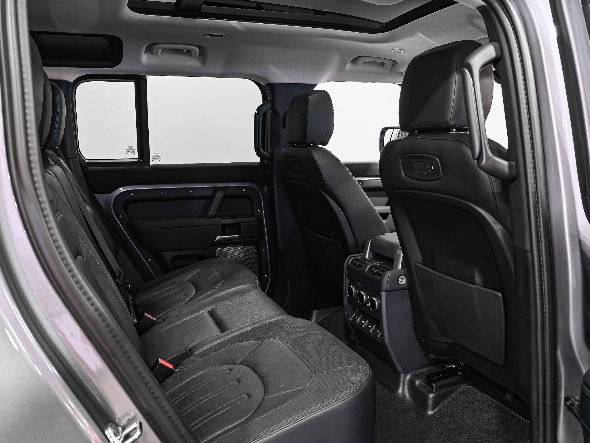 Land Rover Defender view 26