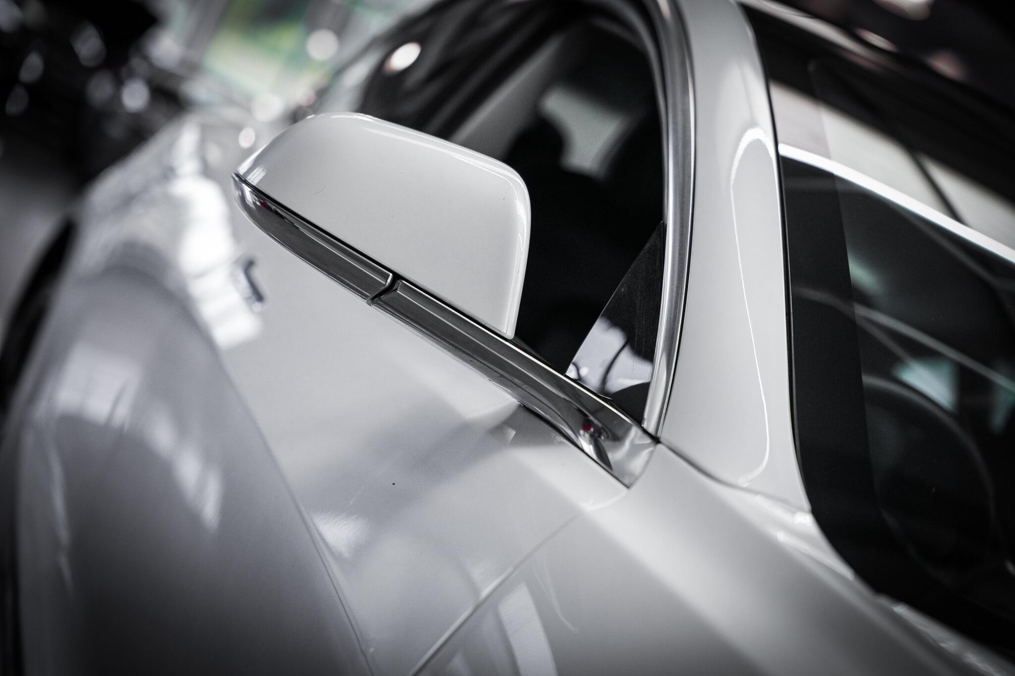 Tesla Model 3 view 34