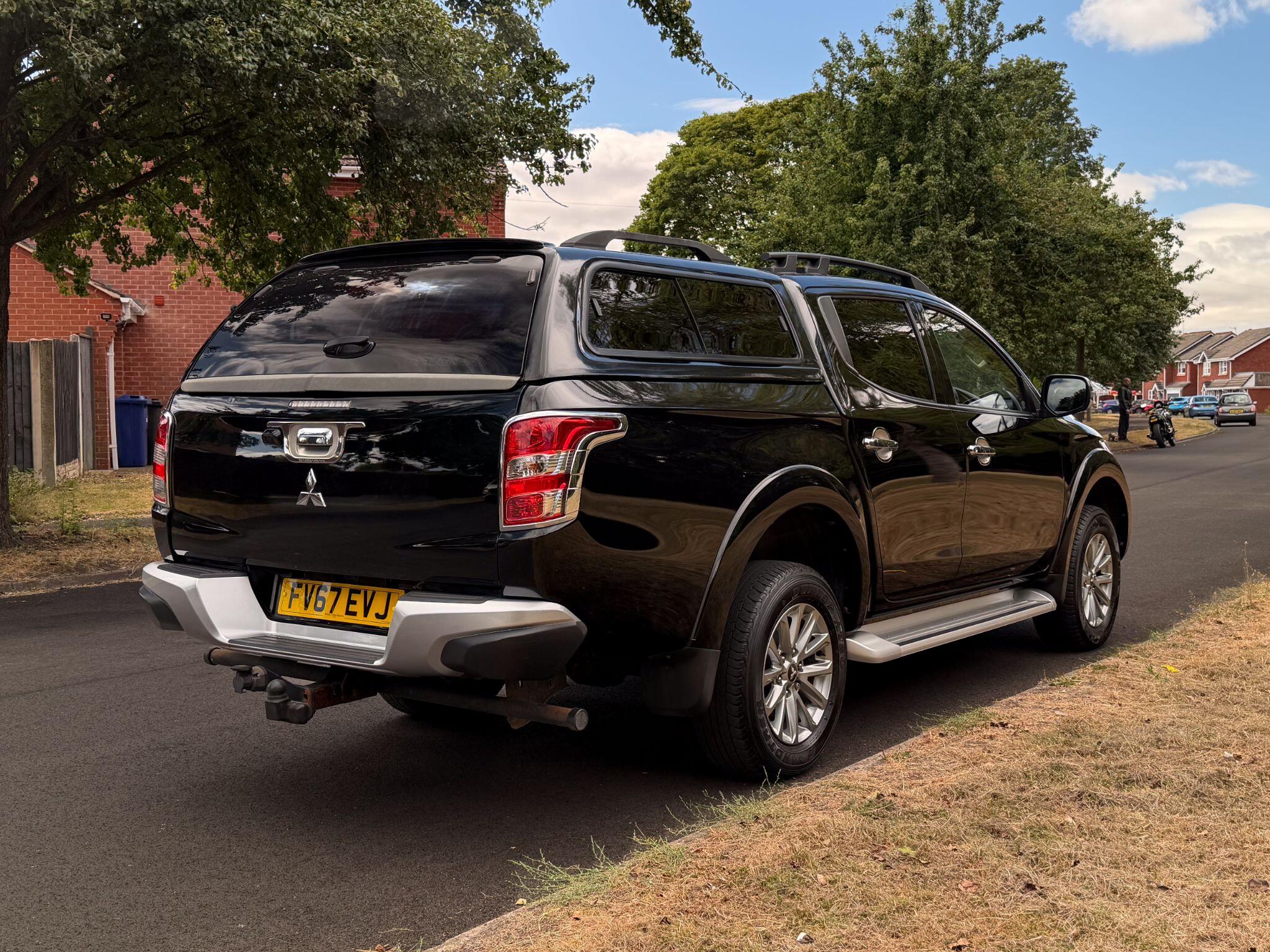 Mitsubishi L200 view 6
