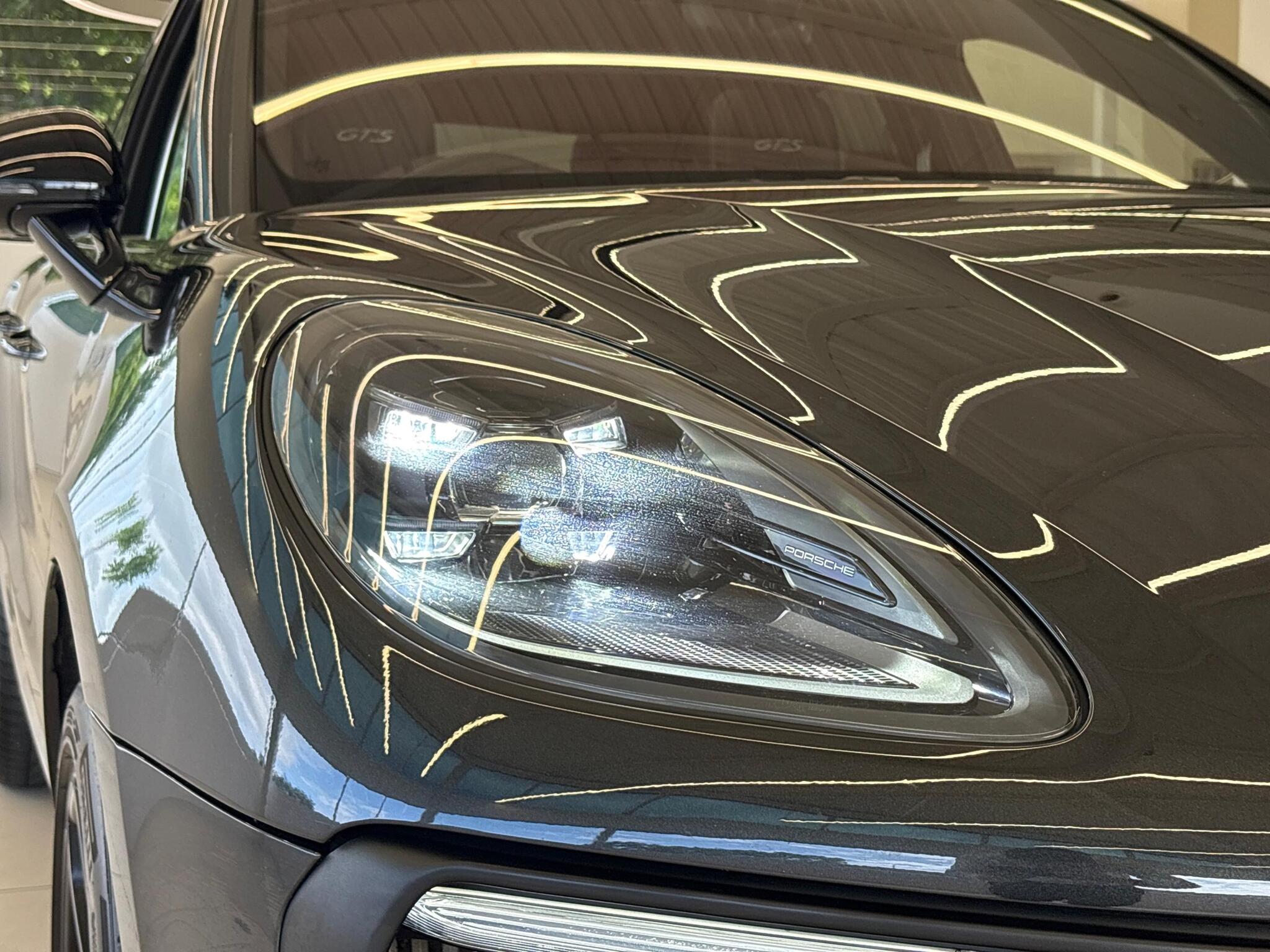 Porsche Macan view 21