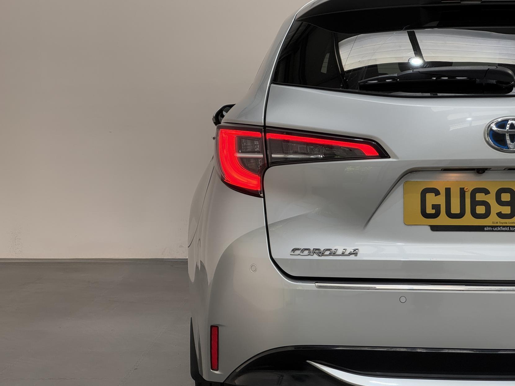 Toyota Corolla view 13