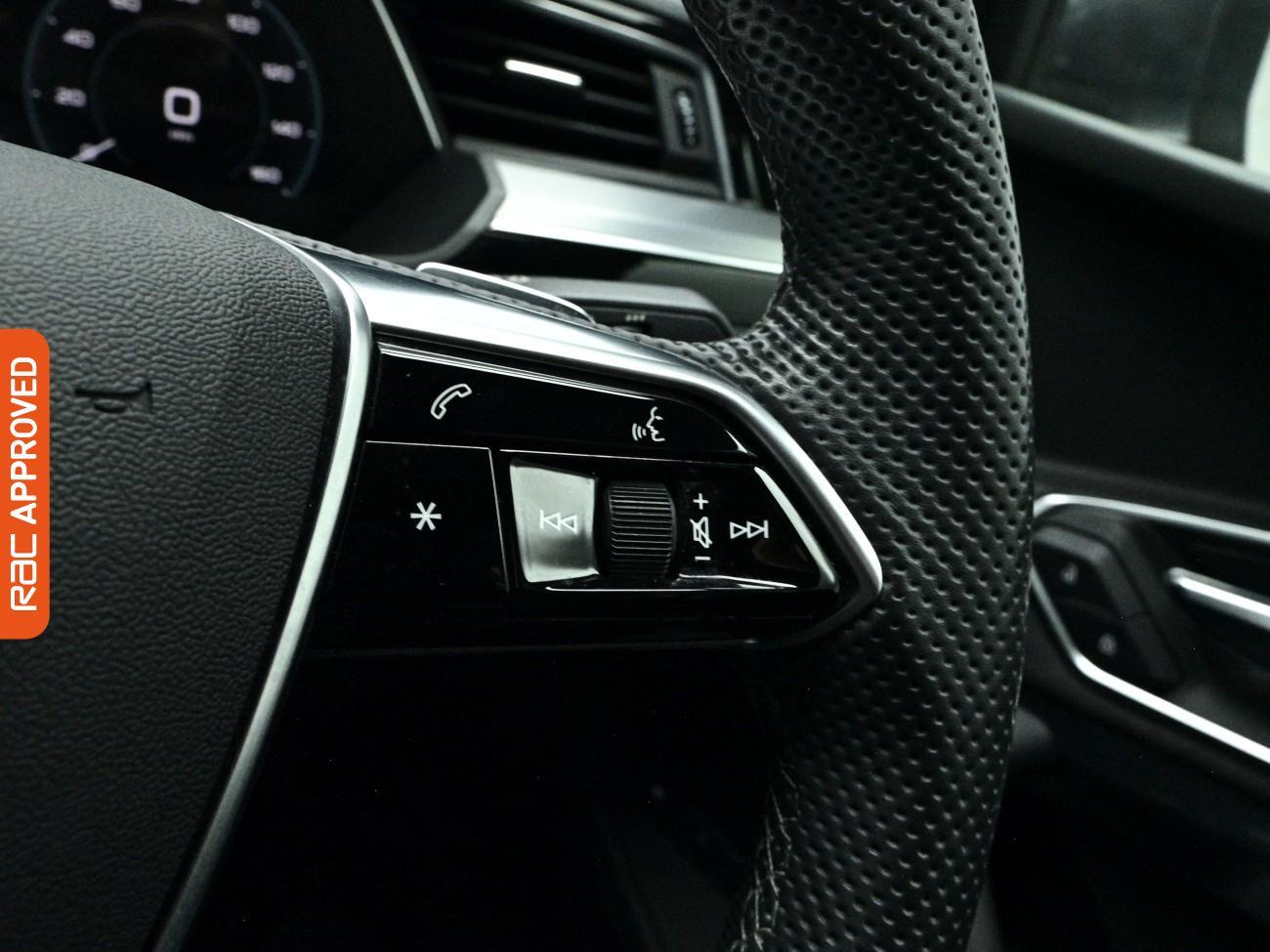 Audi E-Tron view 27