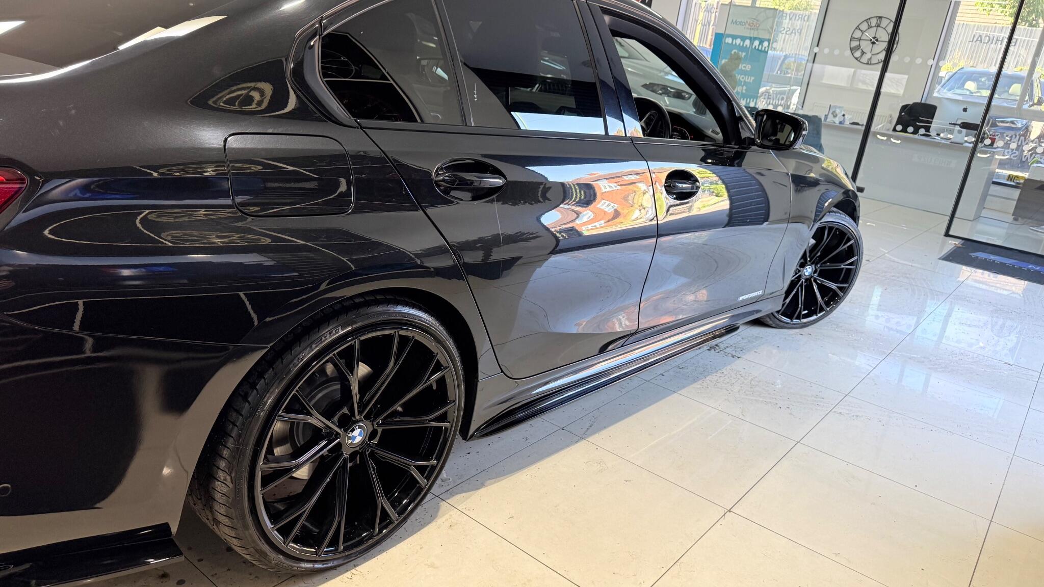 BMW 3 Series view 12
