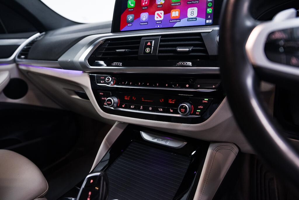 BMW X4 view 21