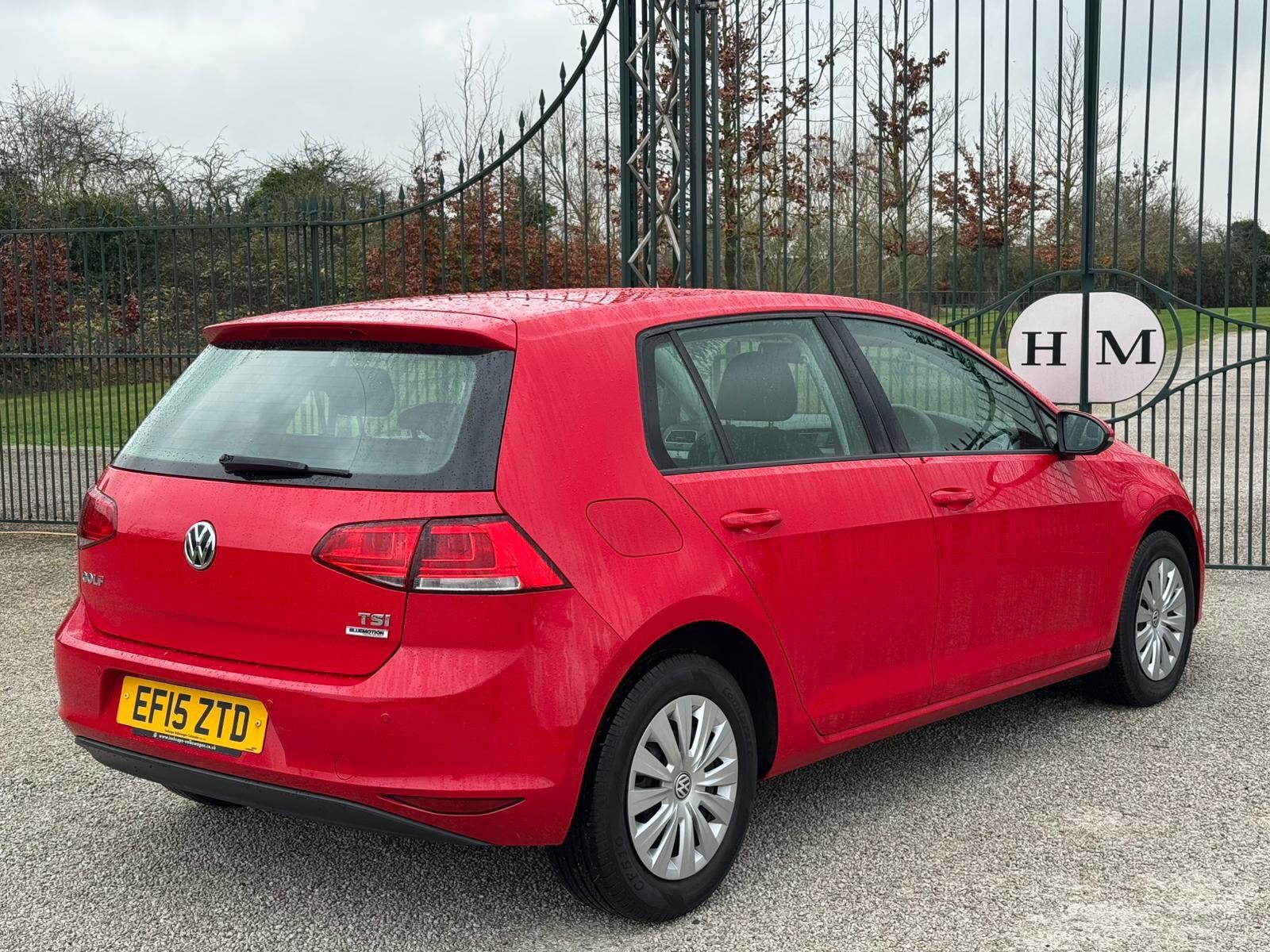 2015 Volkswagen Golf image 2