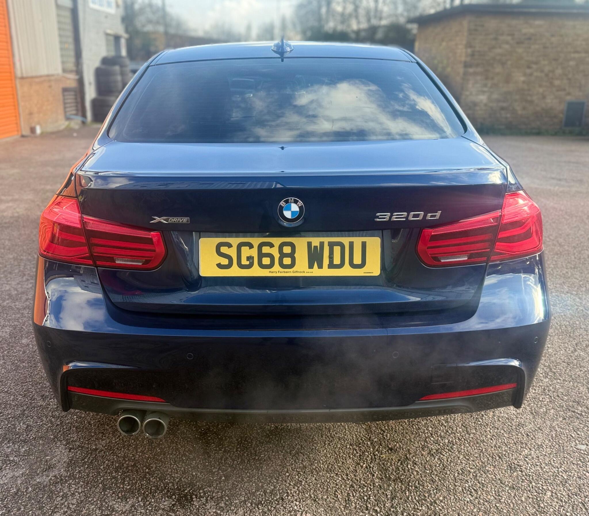 BMW 3 Series view 8