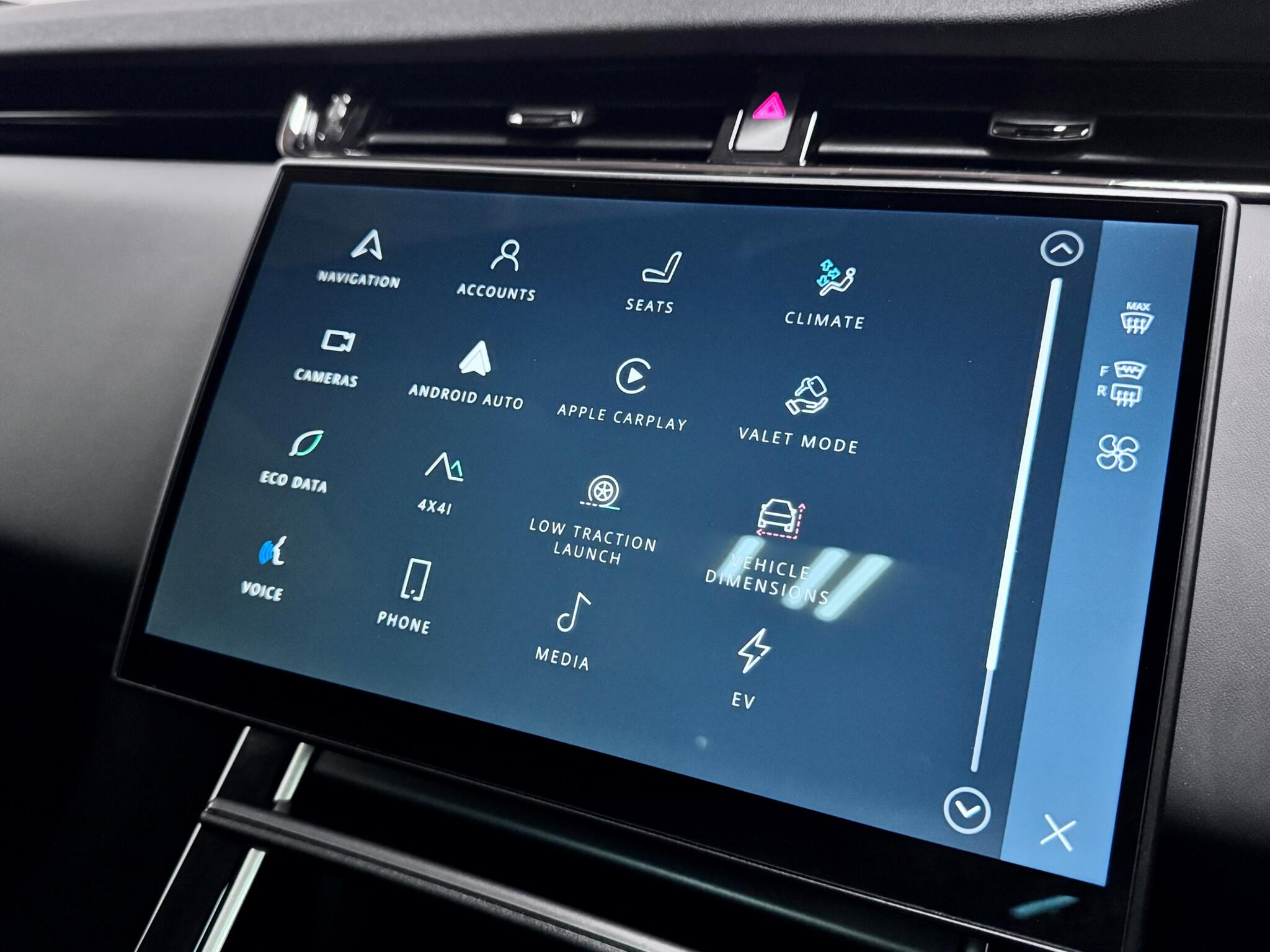 Land Rover Range Rover Evoque view 38