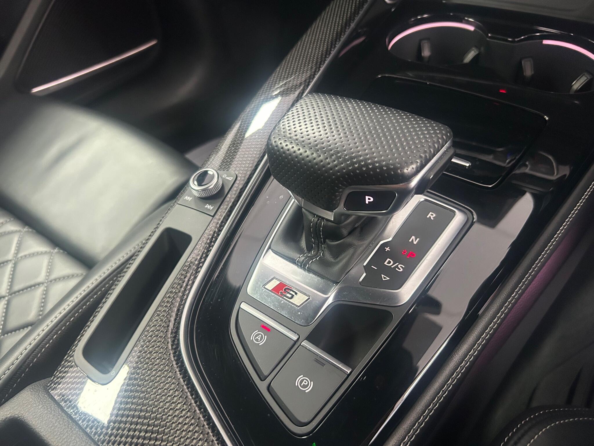 Audi S4 view 12