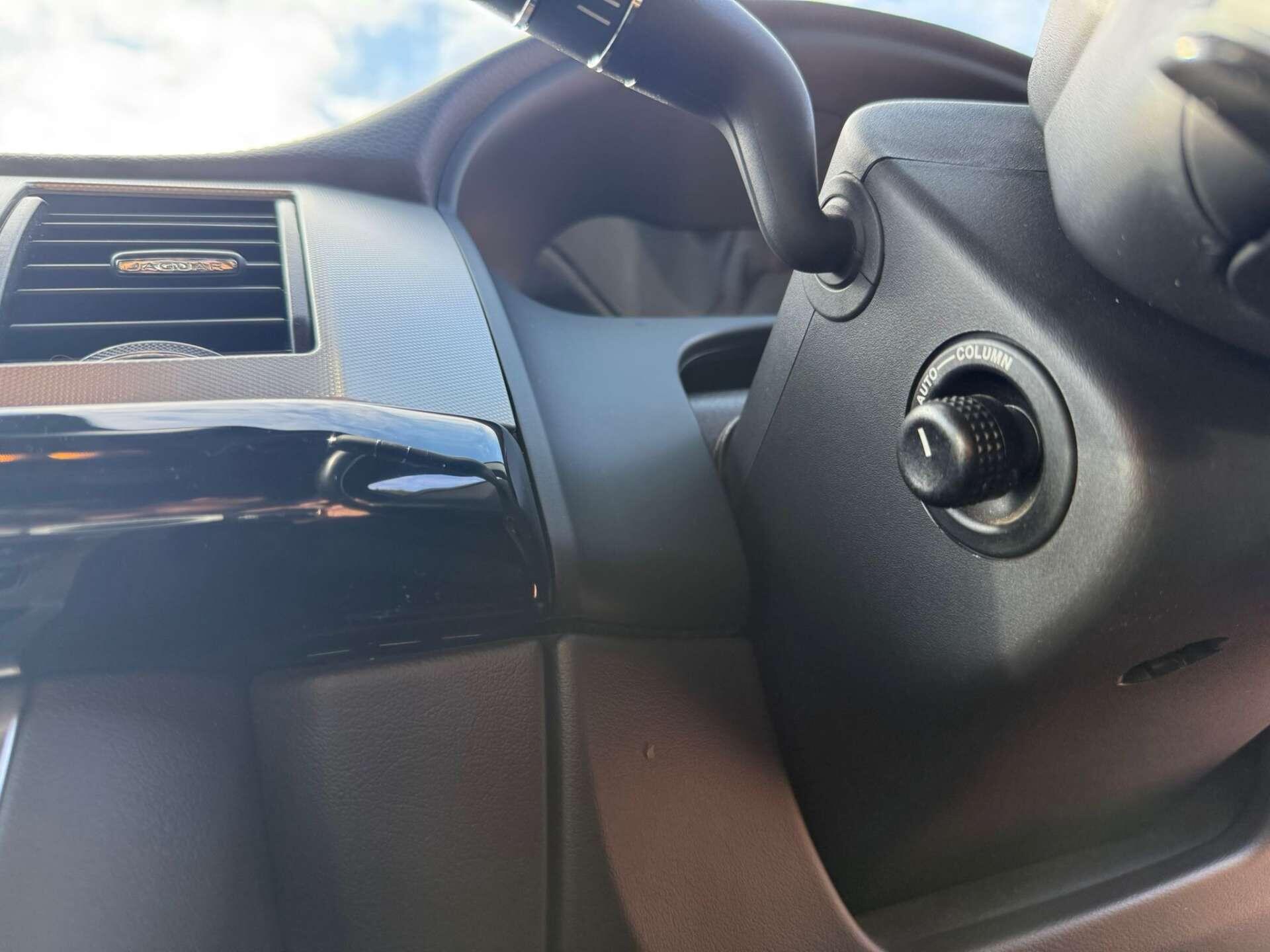 Jaguar XF view 34