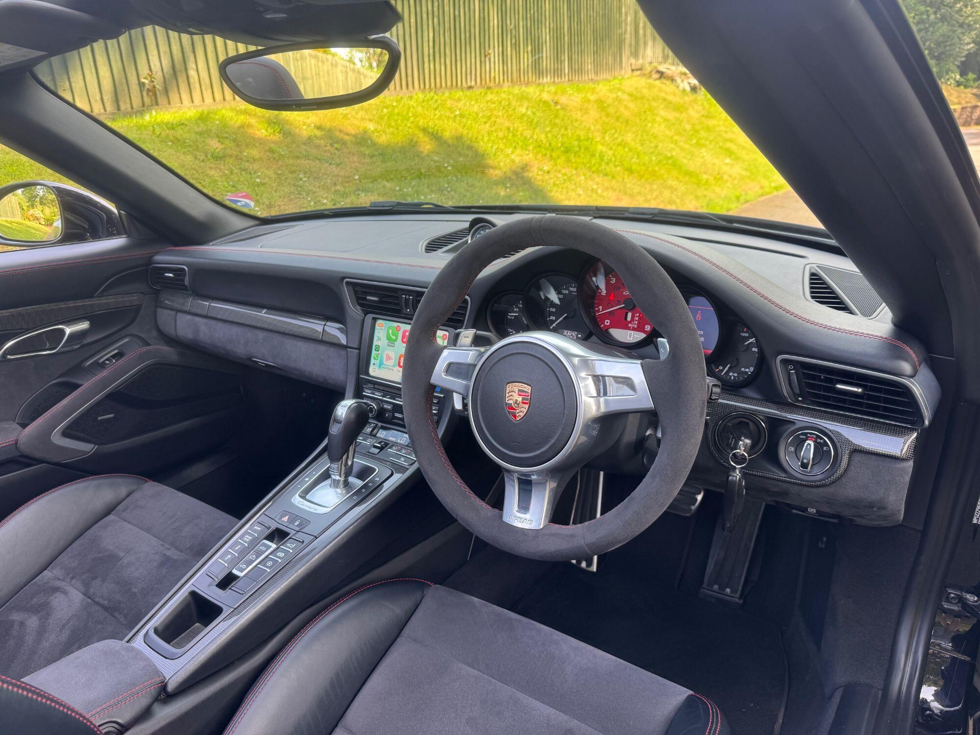 Porsche 911 view 26