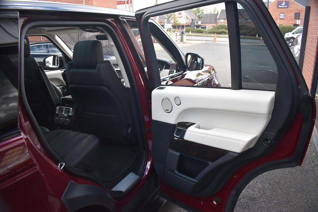 Land Rover Range Rover view 32