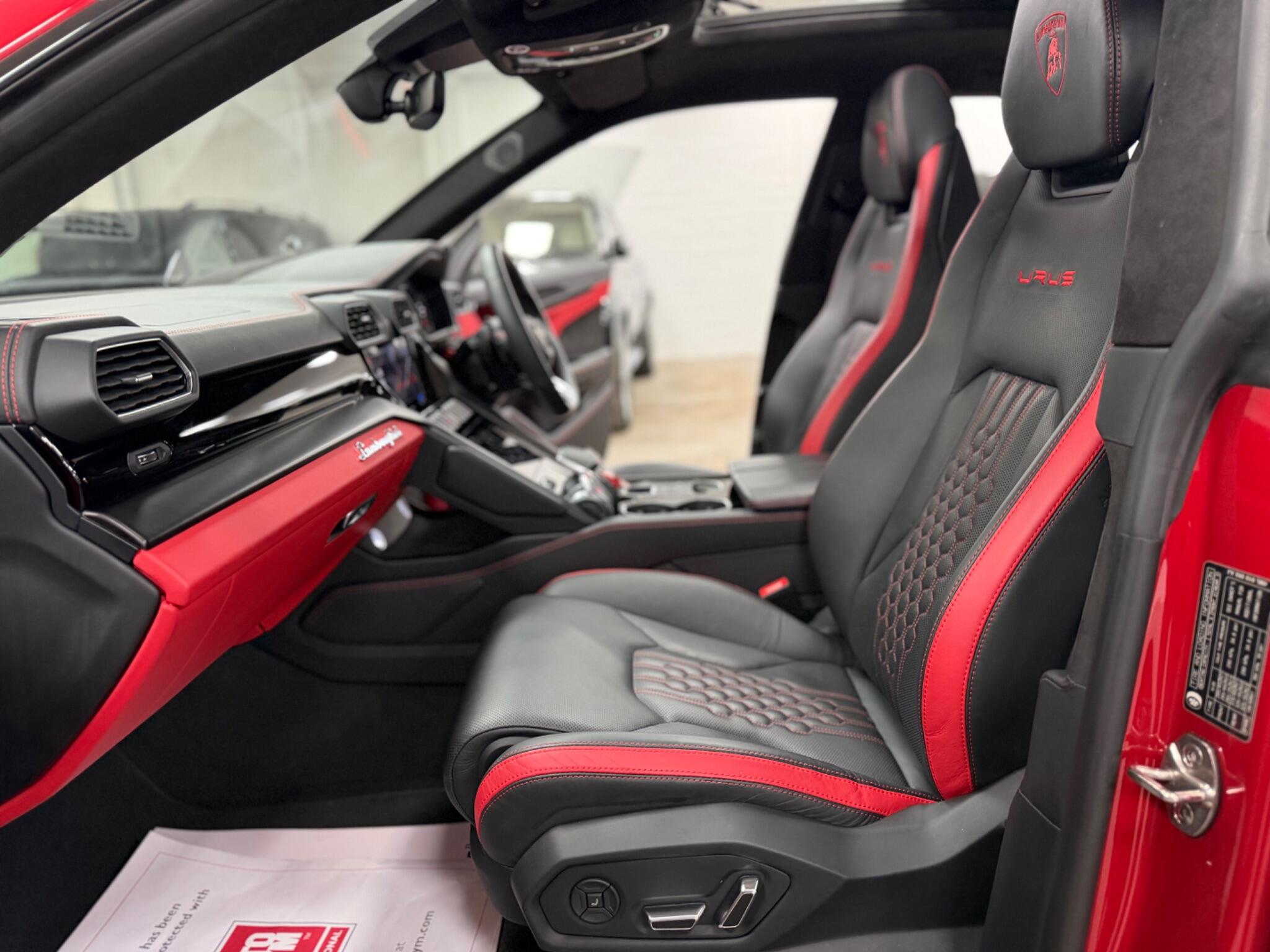 Lamborghini Urus view 56