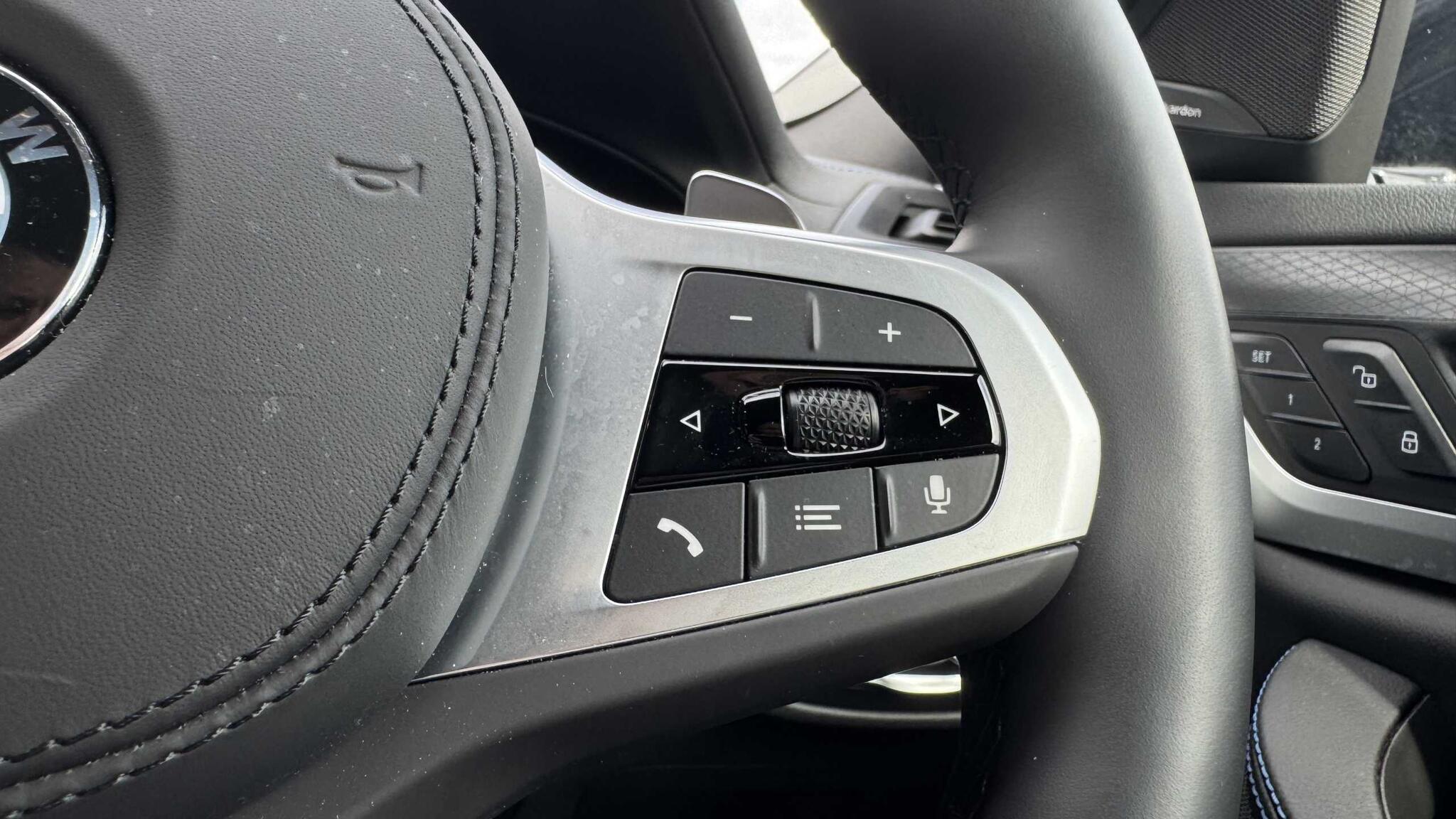 BMW X4 view 18