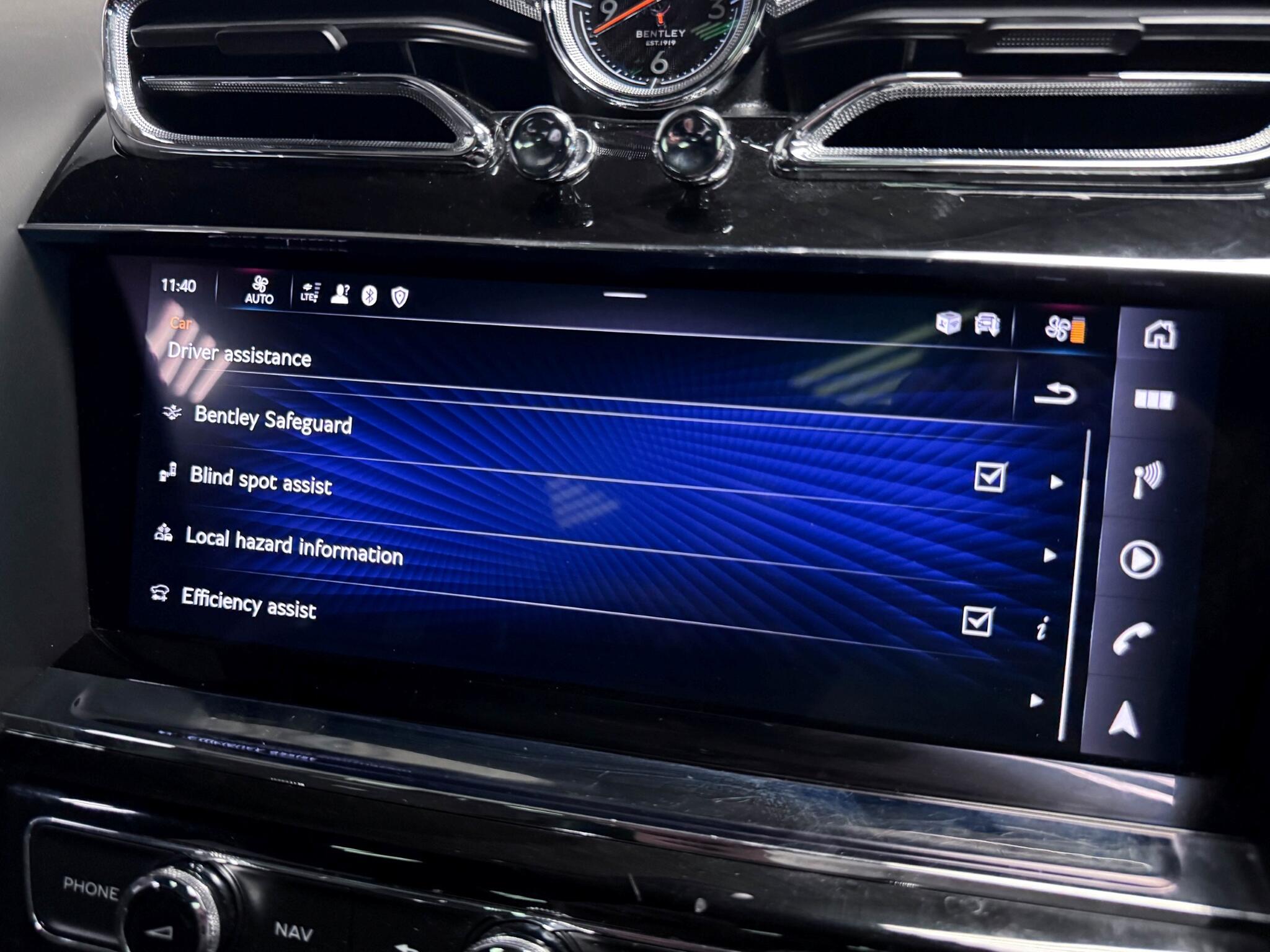 Bentley Bentayga view 72