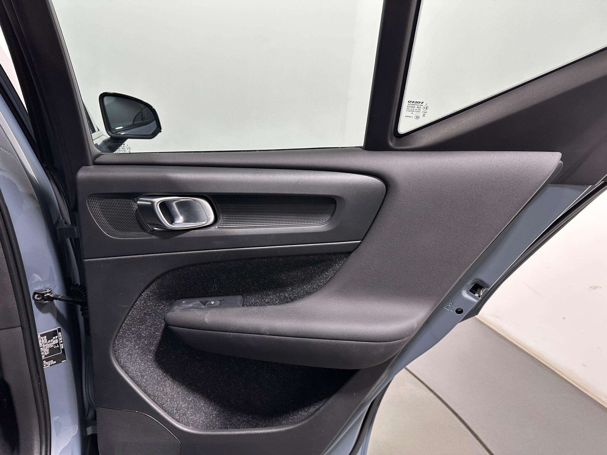 Volvo XC40 view 41