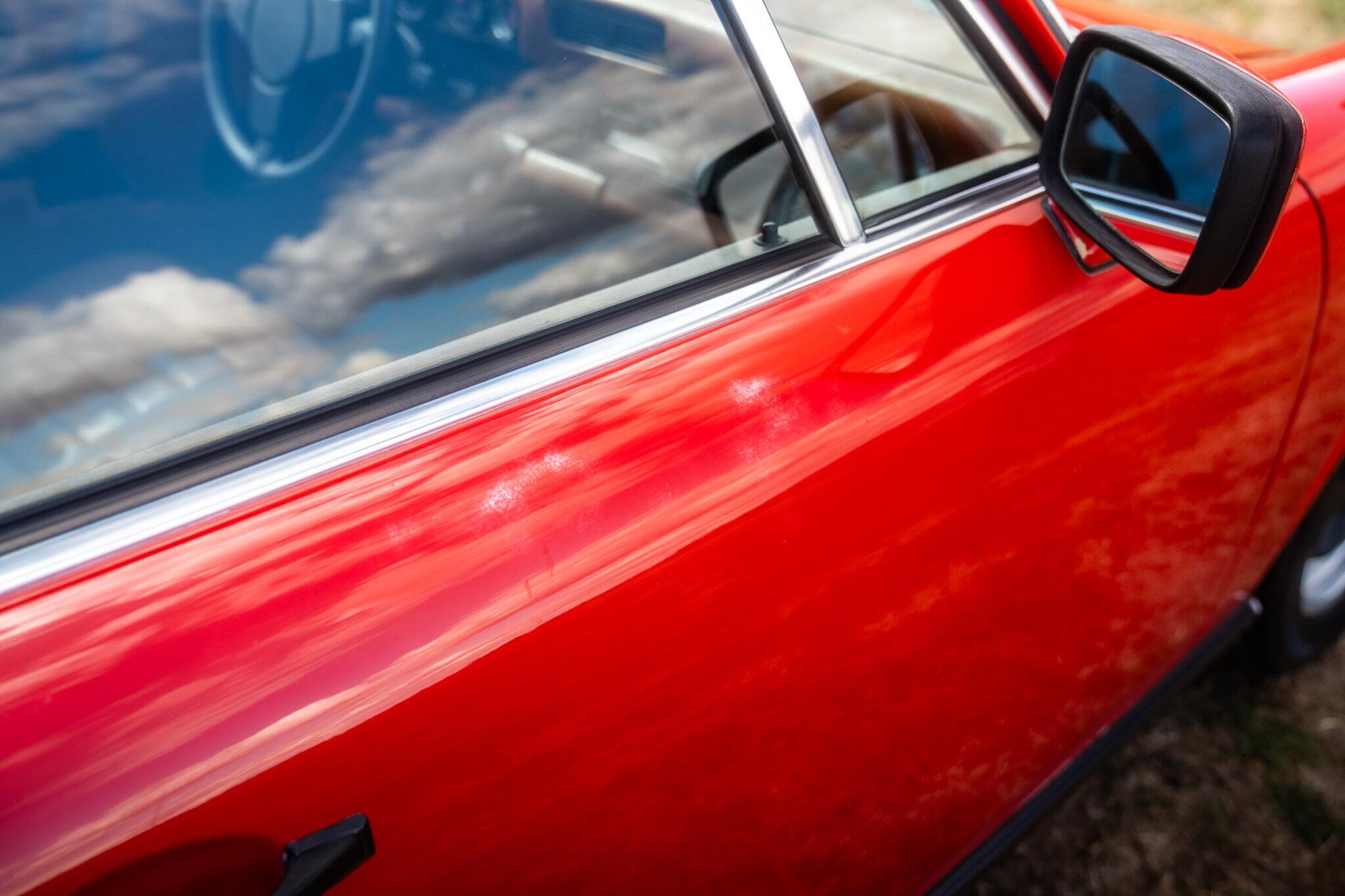 Porsche 911 view 44