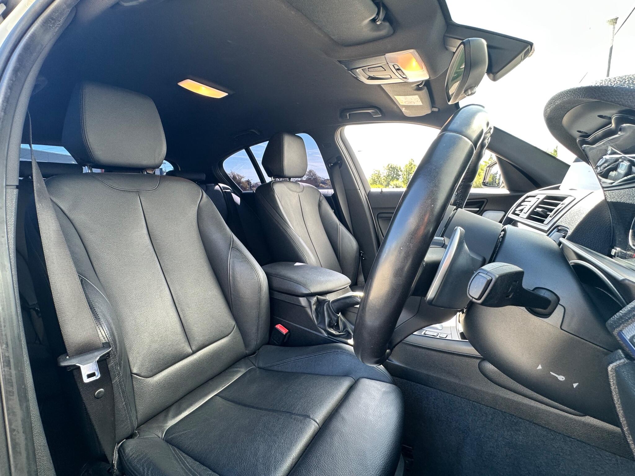 BMW 1 Series view 24