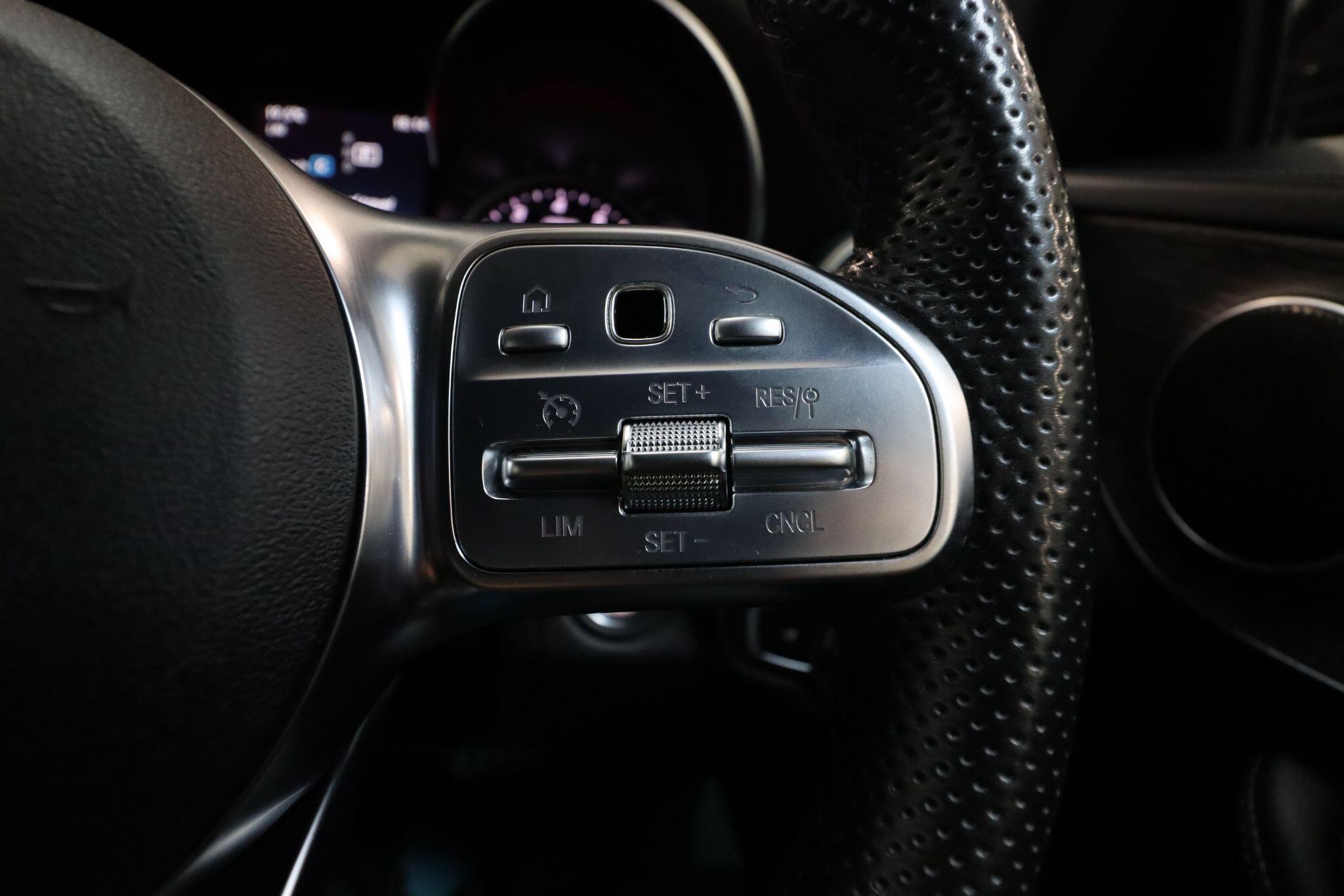 Mercedes-Benz C Class view 37