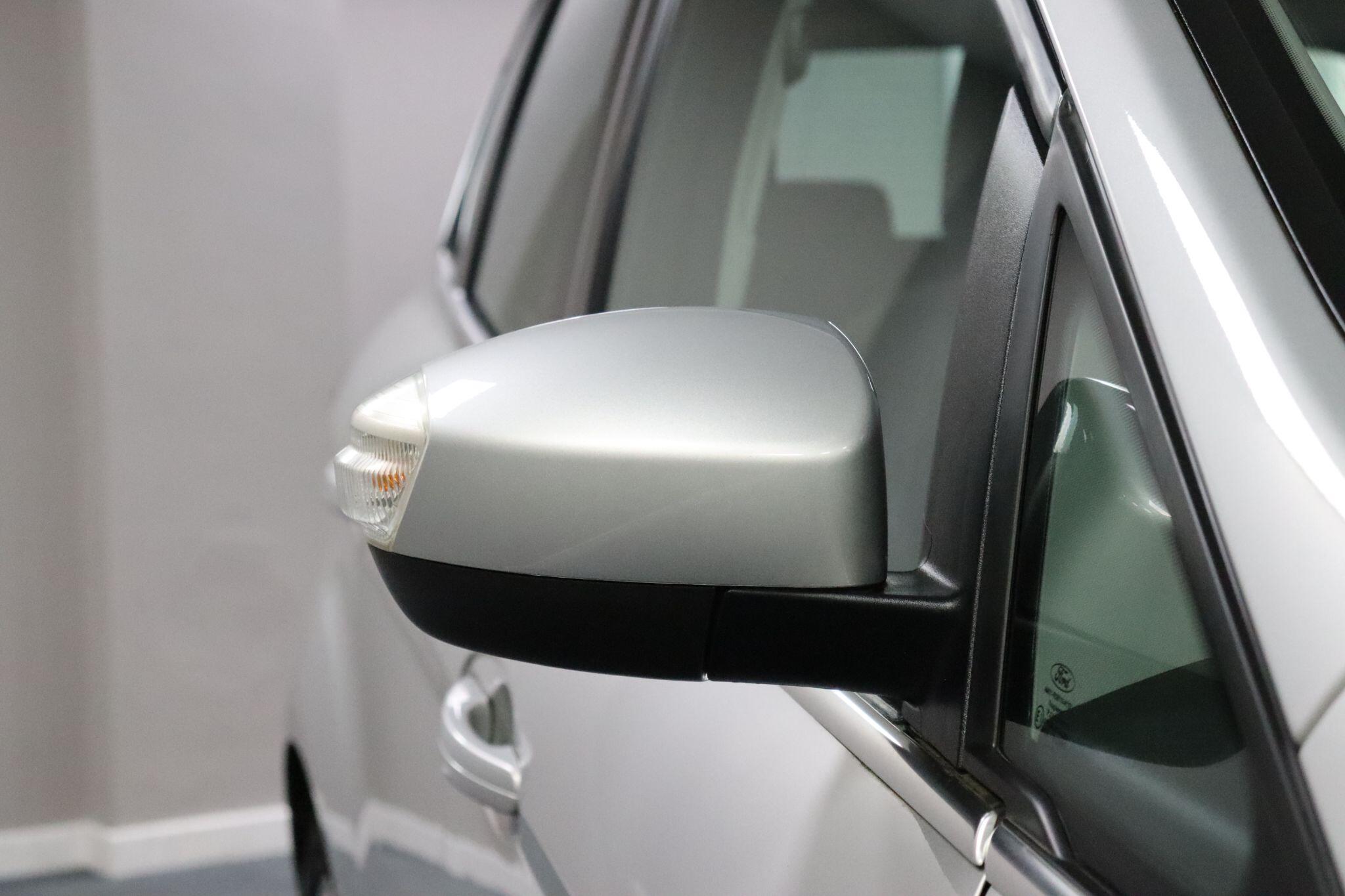 Ford C-Max view 33